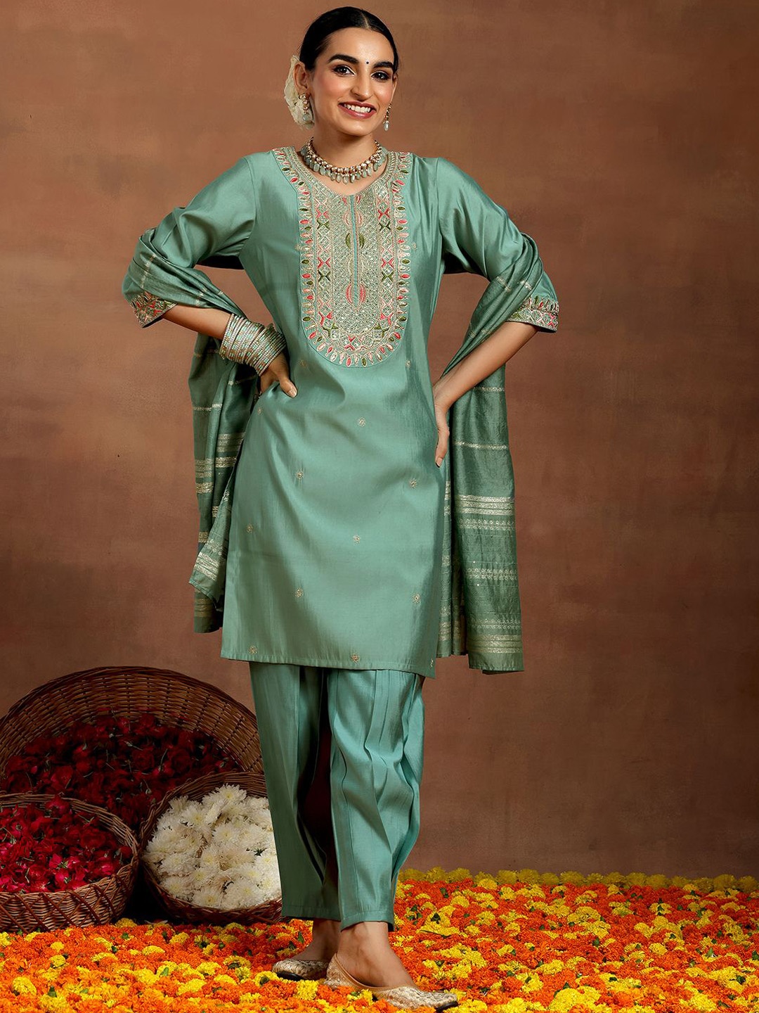 

Libas Ethnic Motifs Embroidered Thread Work Straight Kurta with Trousers & With Dupatta, Green