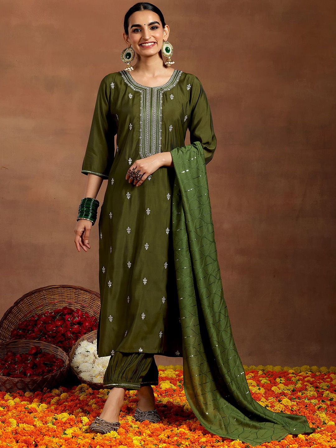 

Libas Floral Embroidered Regular Sequinned Straight Kurta with Salwar & Dupatta, Green