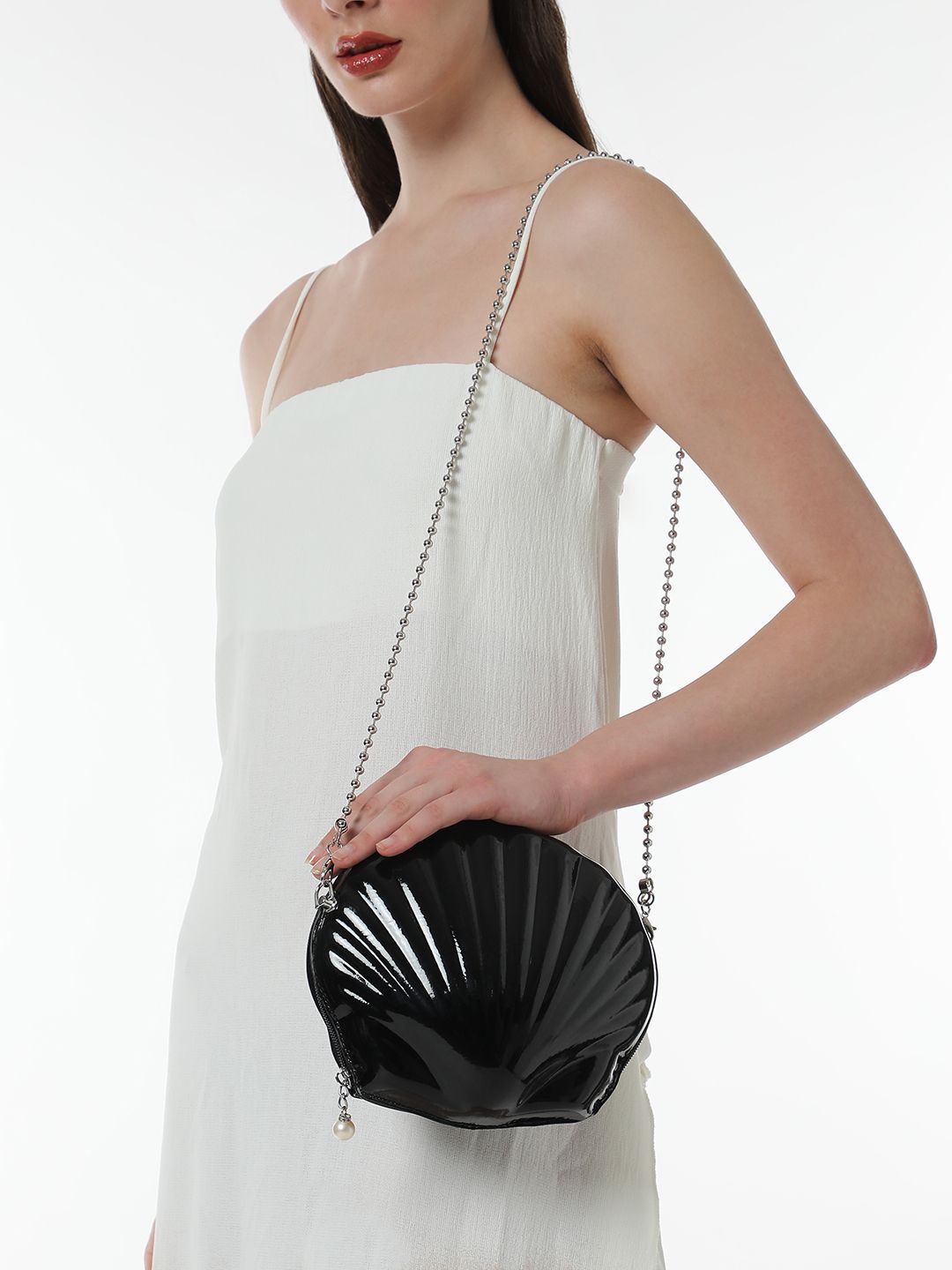

HAUTE SAUCE by Campus Sutra Women Leather Oversized Structured Shoulder Bag with Quilted, Black