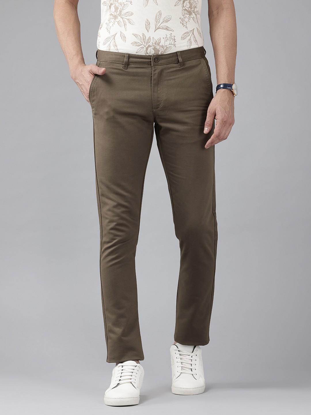 

Blackberrys Men B95 Mid-Rise Slim Fit ChinosMen Slim Fit Chinos, Brown