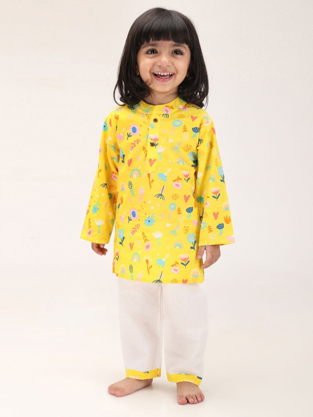 

MAMA AND PEACHES Kids Mandarin Collar Floral Printed Pure Cotton Kurta with Trousers, Yellow