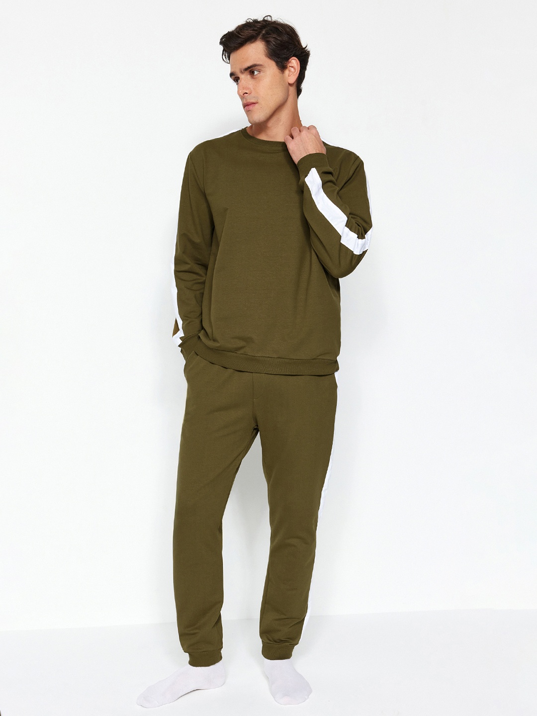 

Trendyol Men Round Neck Long Sleeves Night suit, Olive