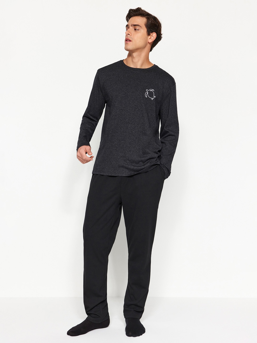 

Trendyol Men Round Neck Long Sleeves Night suit, Black