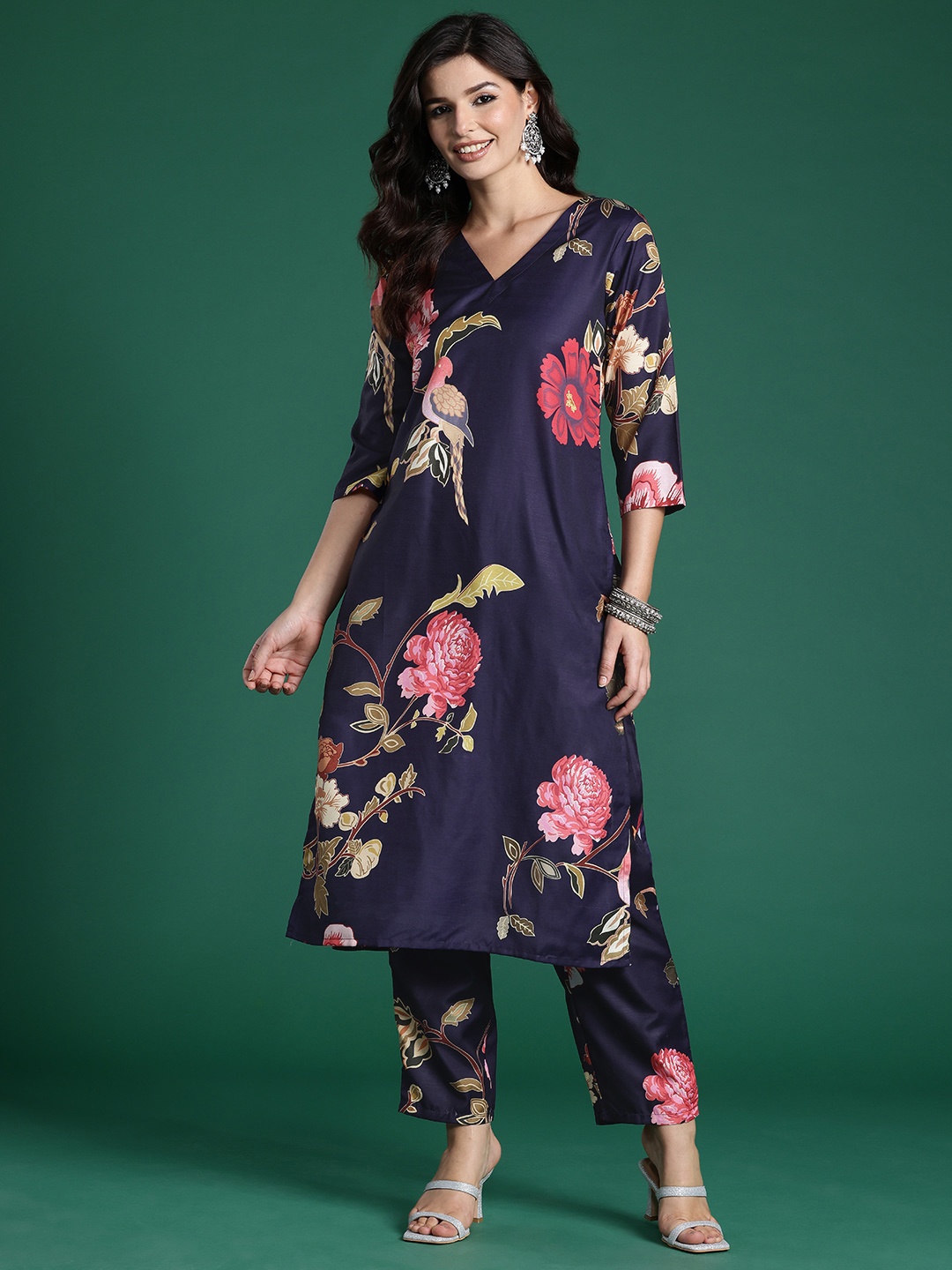 

Indo Era Women Floral Printed Kurta with Trousers, Navy blue