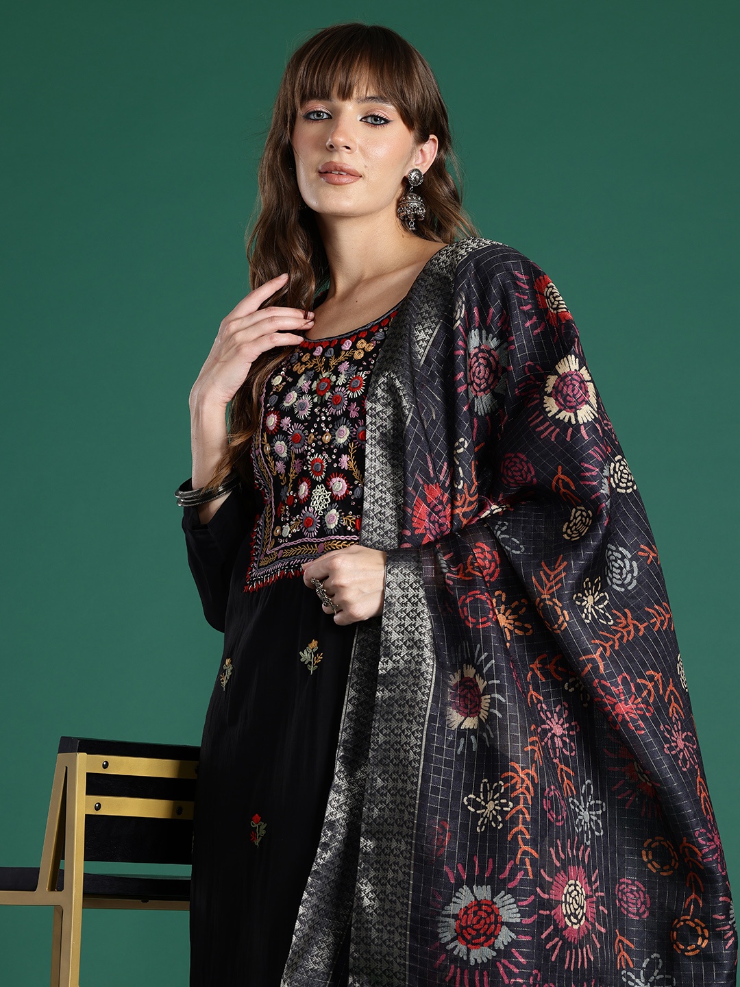 

Indo Era Floral Embroidered Regular Thread Work Kurta with Trousers & With Dupatta, Black