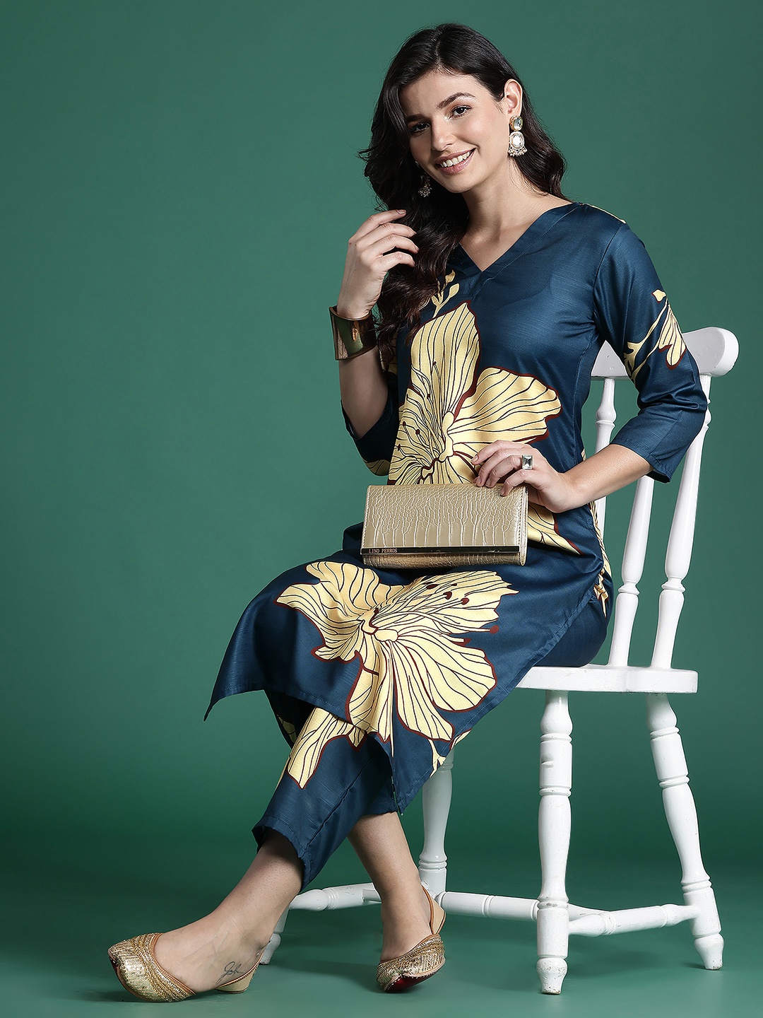 

Indo Era Floral Printed Kurta with Trousers, Teal