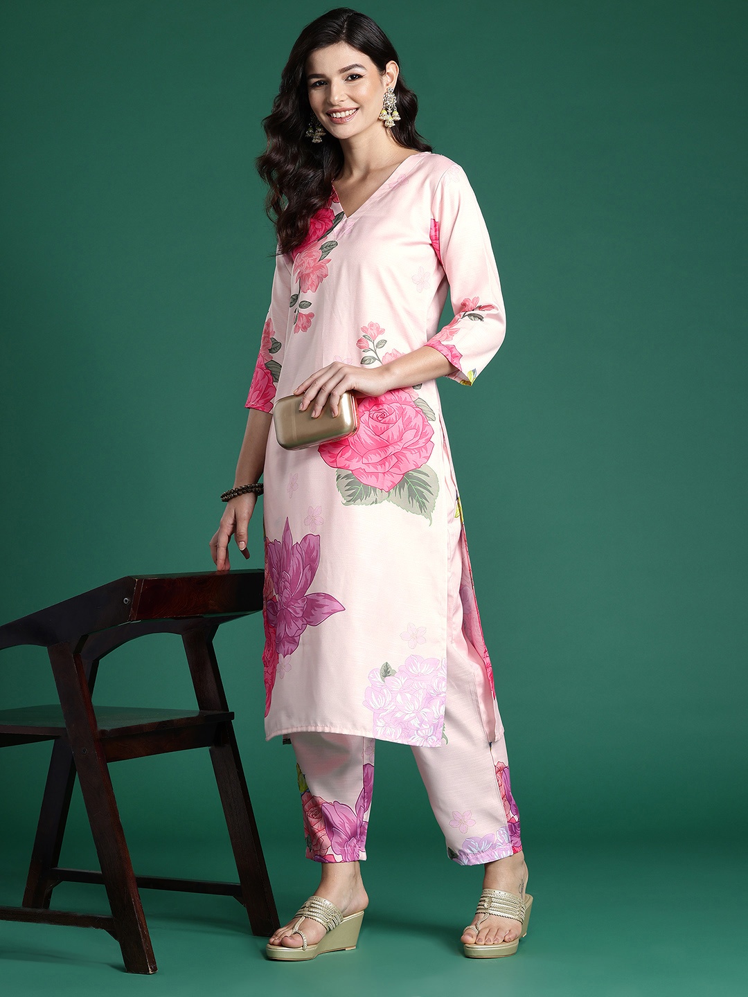 

Indo Era Floral Printed Kurta with Trousers, Peach