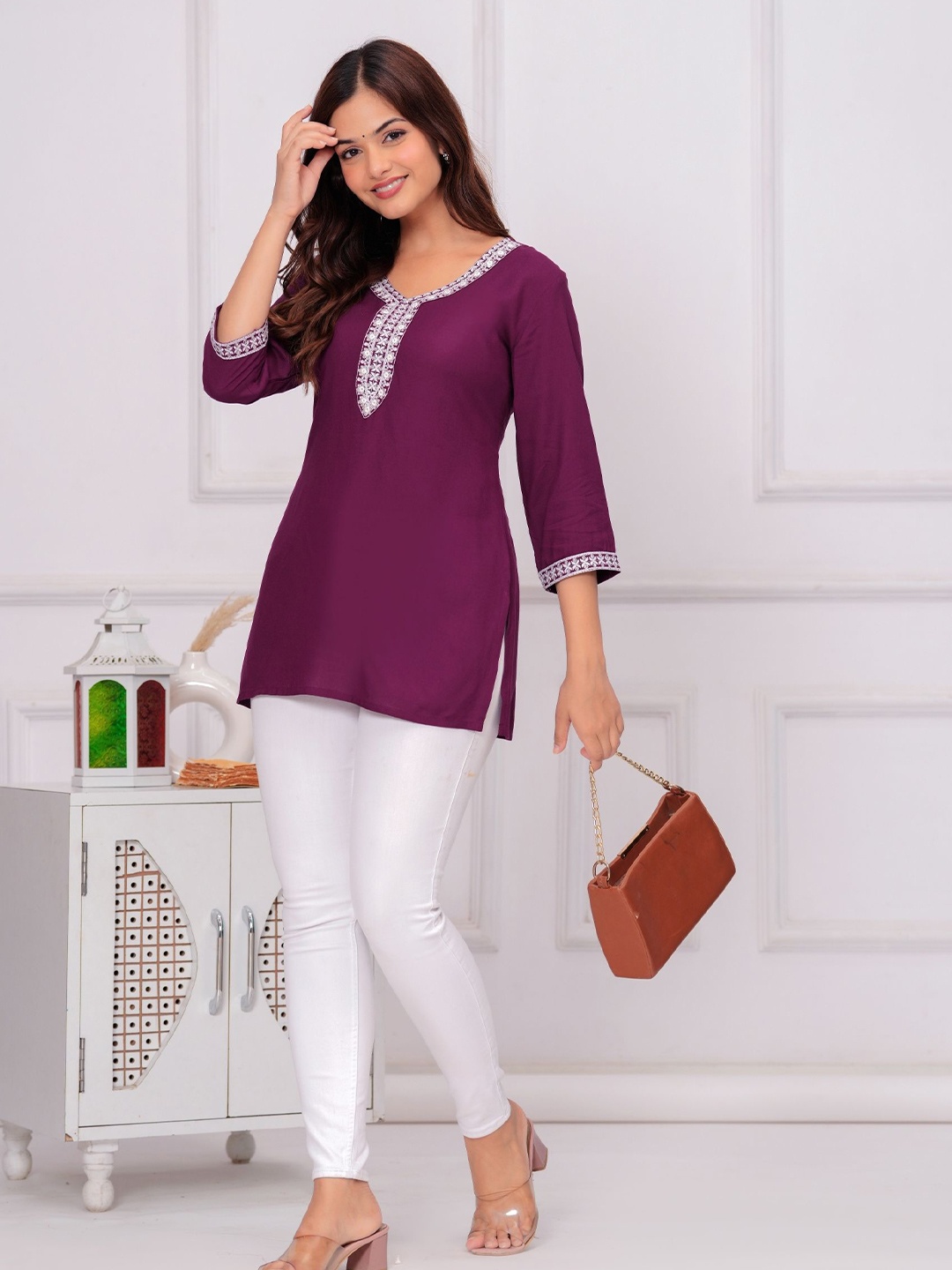 

NEW4U Women Floral Embroidered Regular Top, Purple