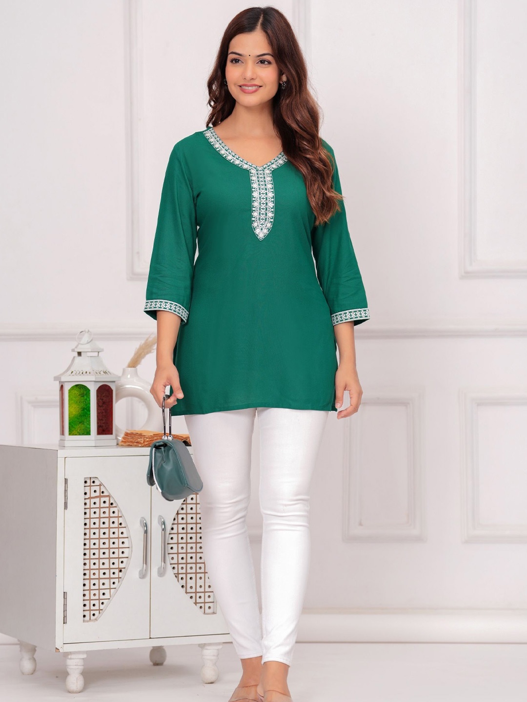 

NEW4U Women Embroidered V-Neck Top, Green