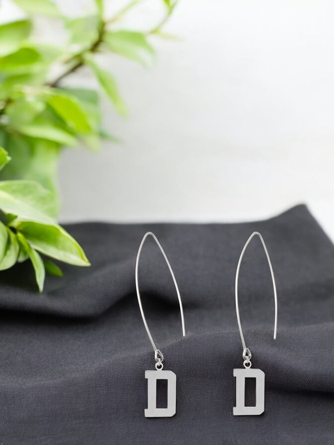 

Sangria 925 Sterling Silver D Alphabet Shaped Drop Earrings