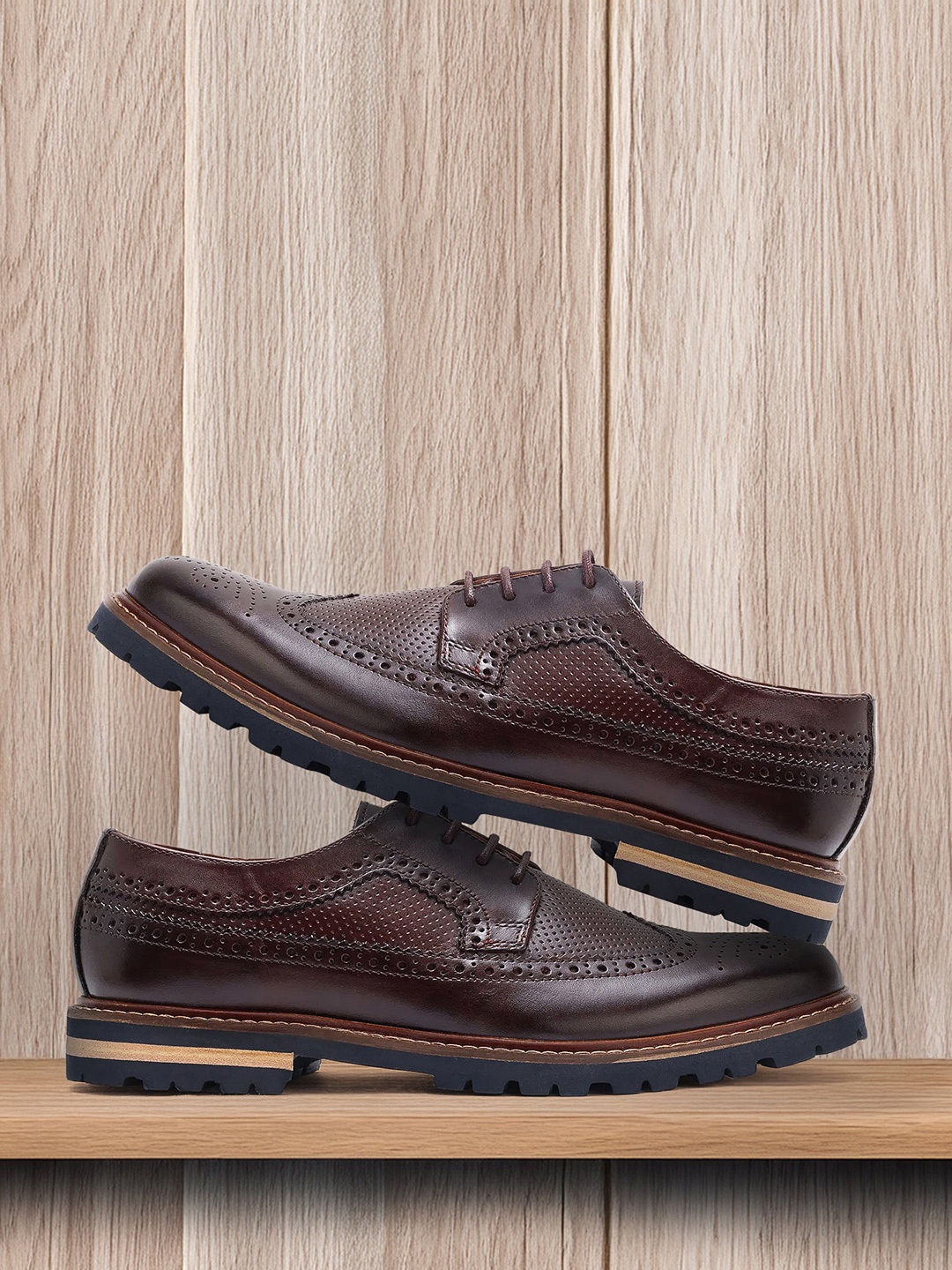 

RARE RABBIT Men Textured Leather Formal Brogues, Maroon