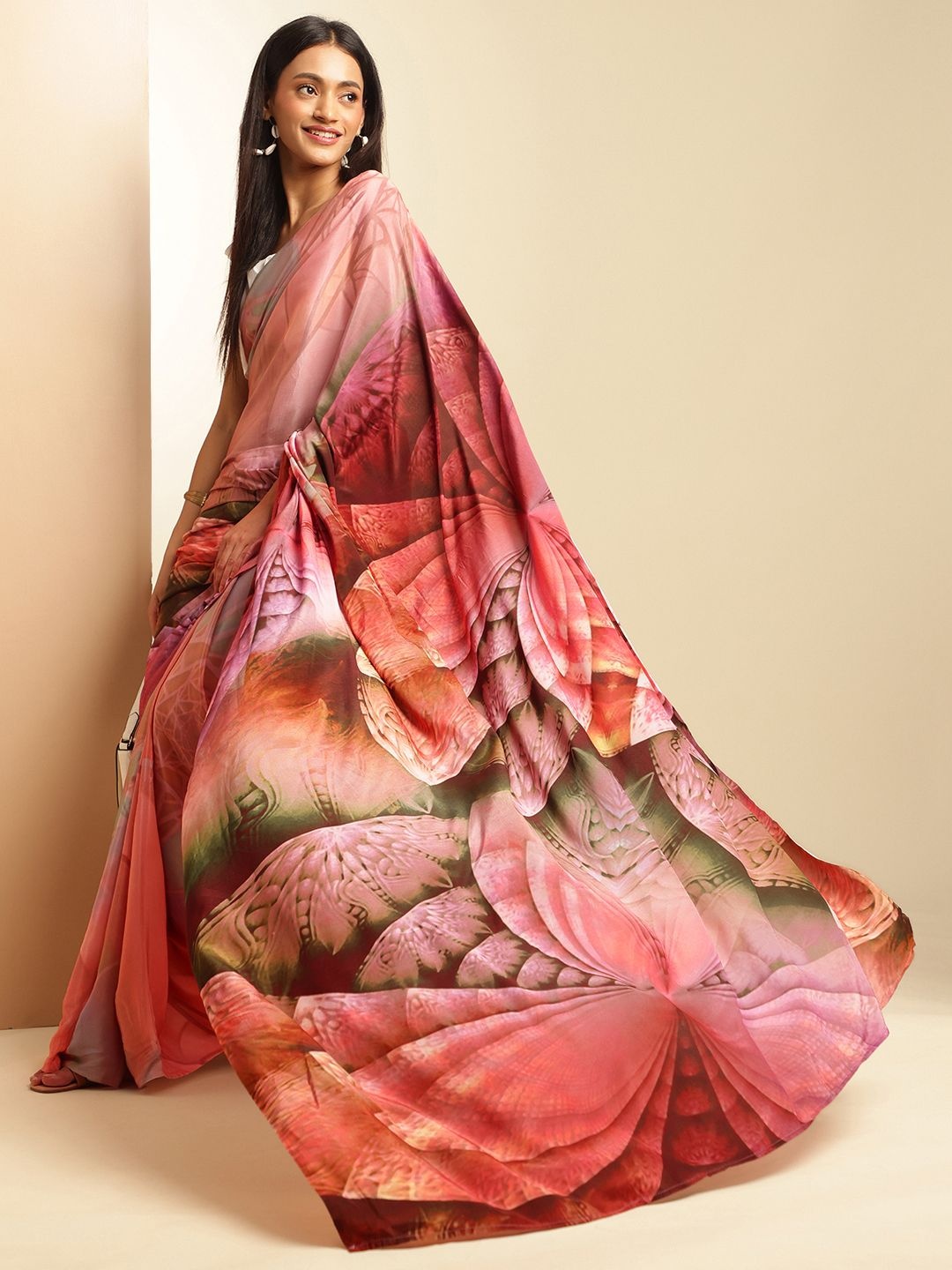 

navyasa by liva Floral Printed Pure Crepe Saree, Pink