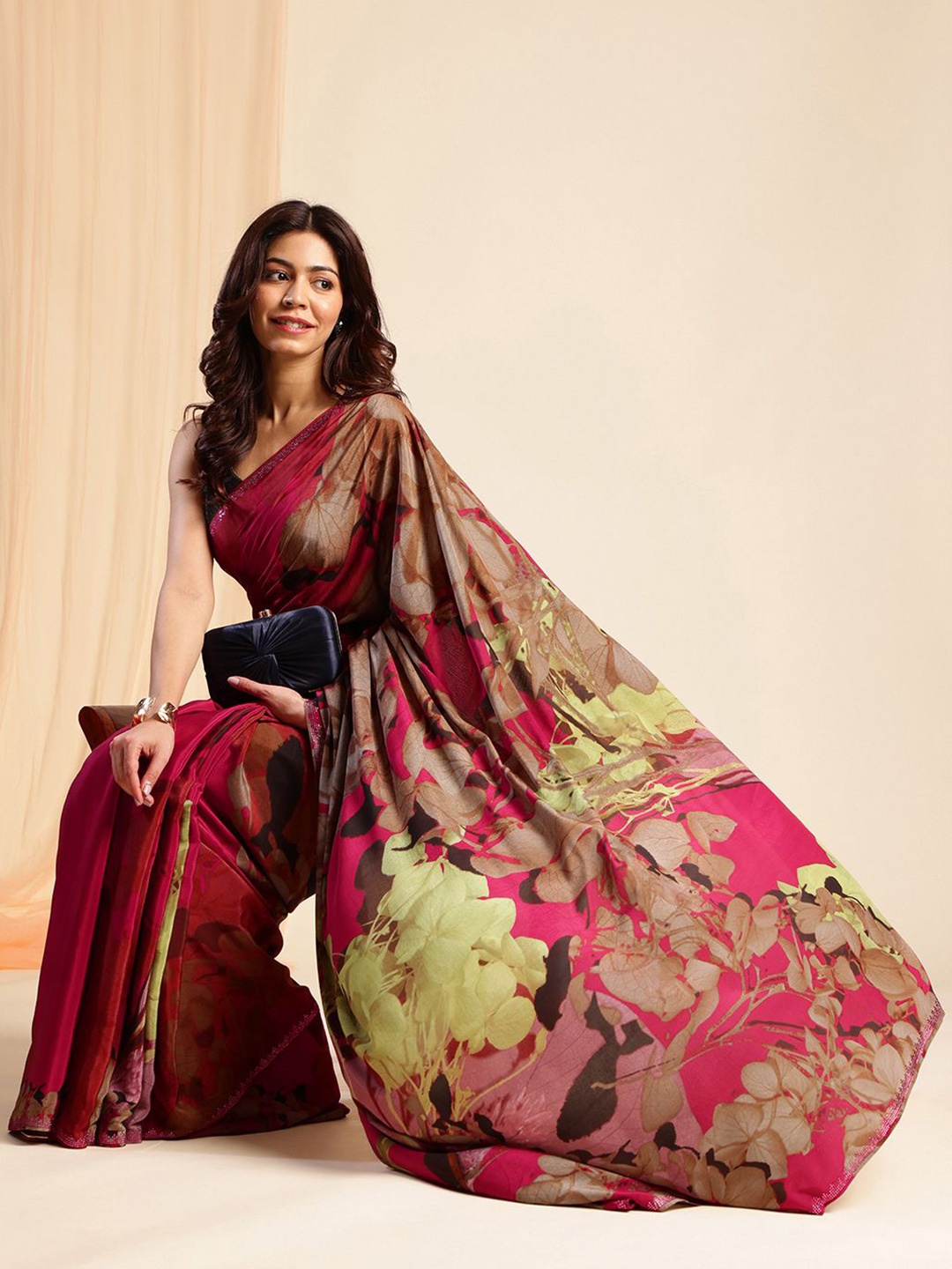 

navyasa by liva Floral Printed Pure Crepe Saree, Red