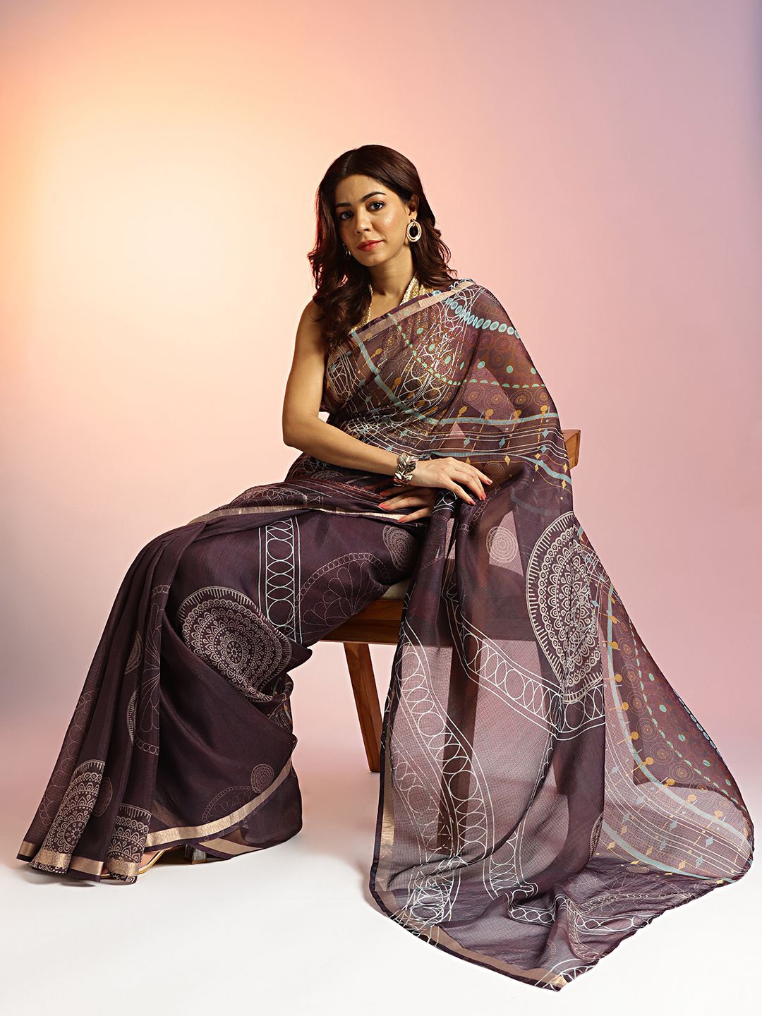 

navyasa by liva Ethnic Motifs Zari Liva Saree, Maroon