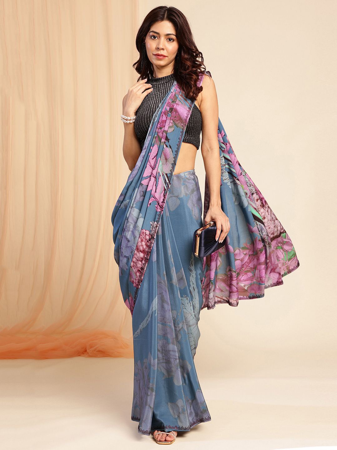 

navyasa by liva Floral Pure Crepe Printed Saree, Green