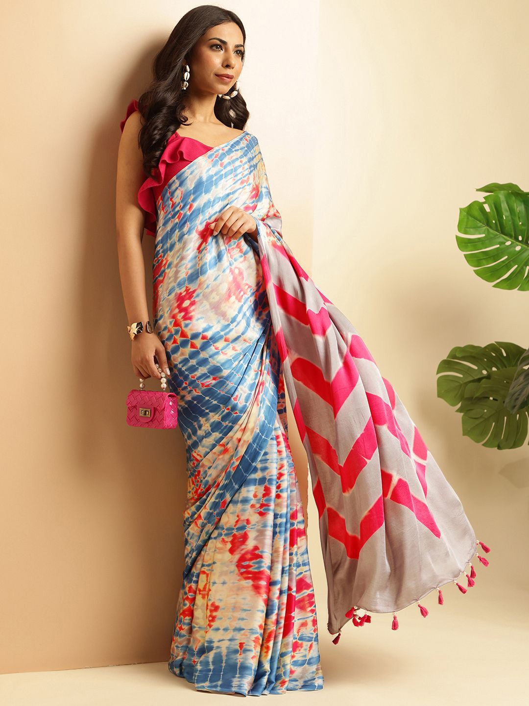 

navyasa by liva Printed Satin Saree, Pink