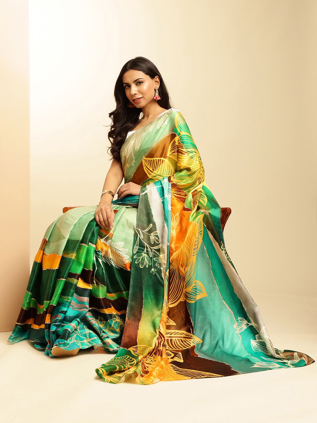 

navyasa by liva abstract printed Satin Saree, Green