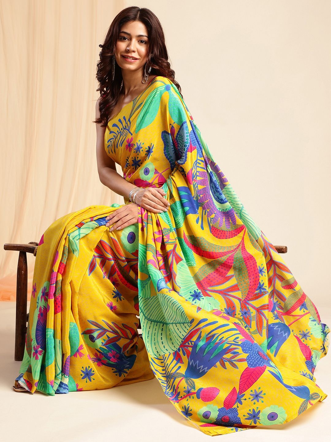 

navyasa by liva Floral Printed Pure Crepe Saree, Yellow