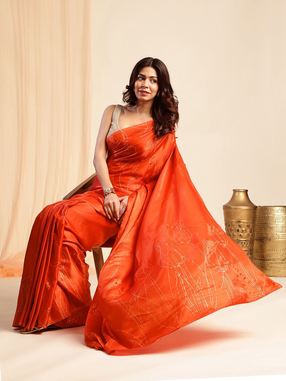 

navyasa by liva Abstract Printed Saree, Red