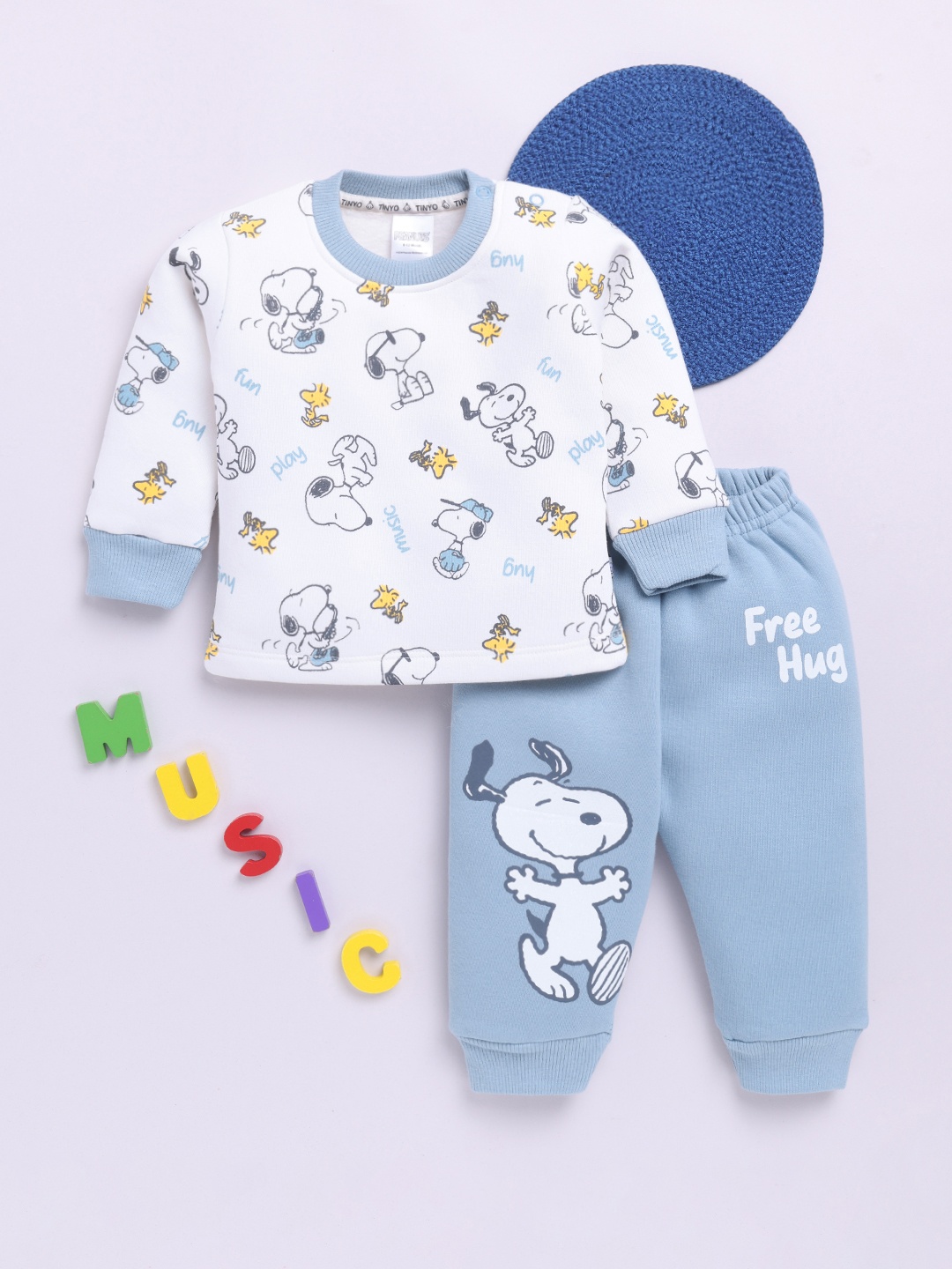 

YK X Tinyo Boys Snoopy Printed Fleece T-shirt with Joggers For Winter, White