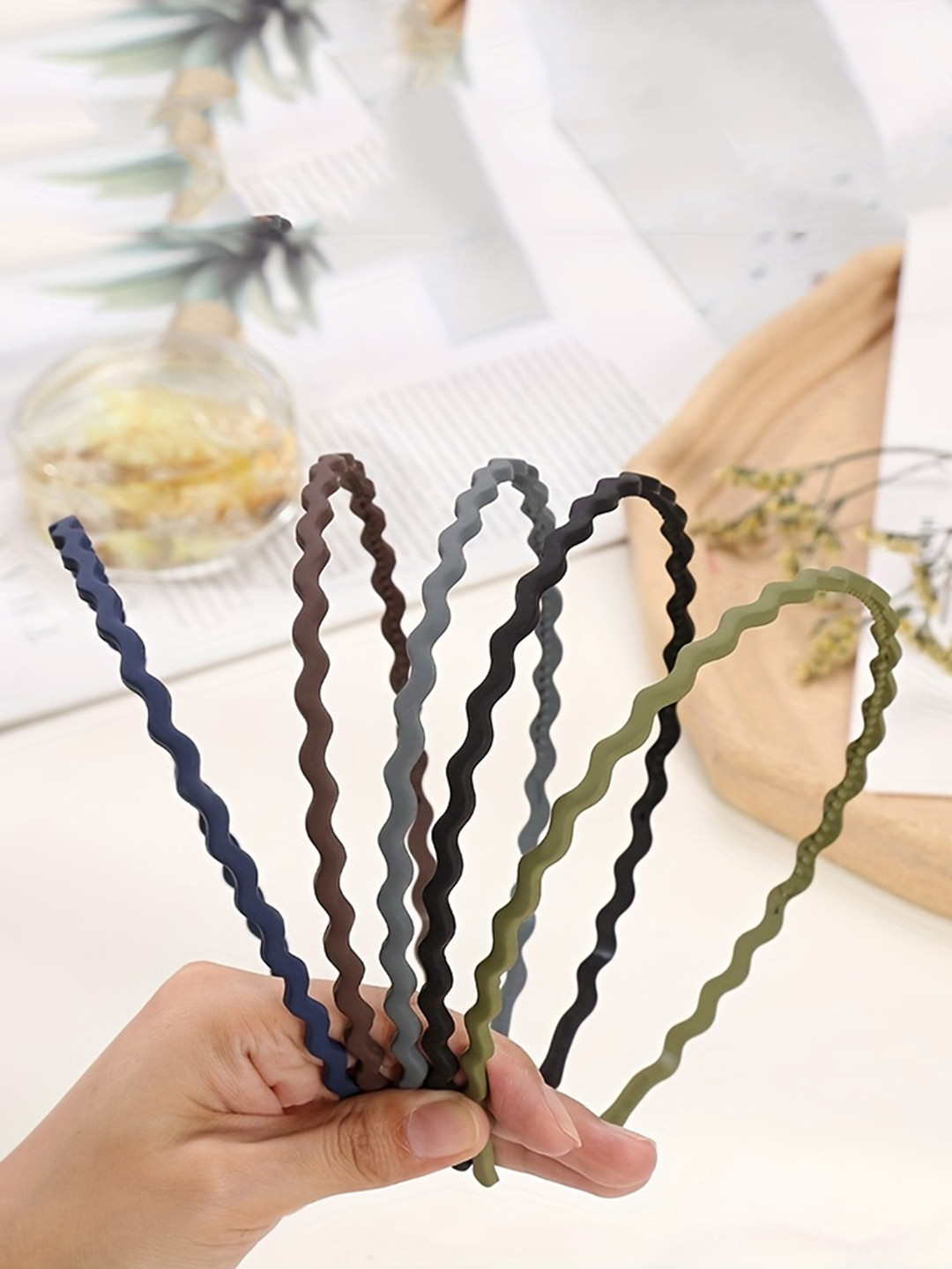 

CHRONEX Set Of 5 Comes With Four Elegant Hairbands, Black