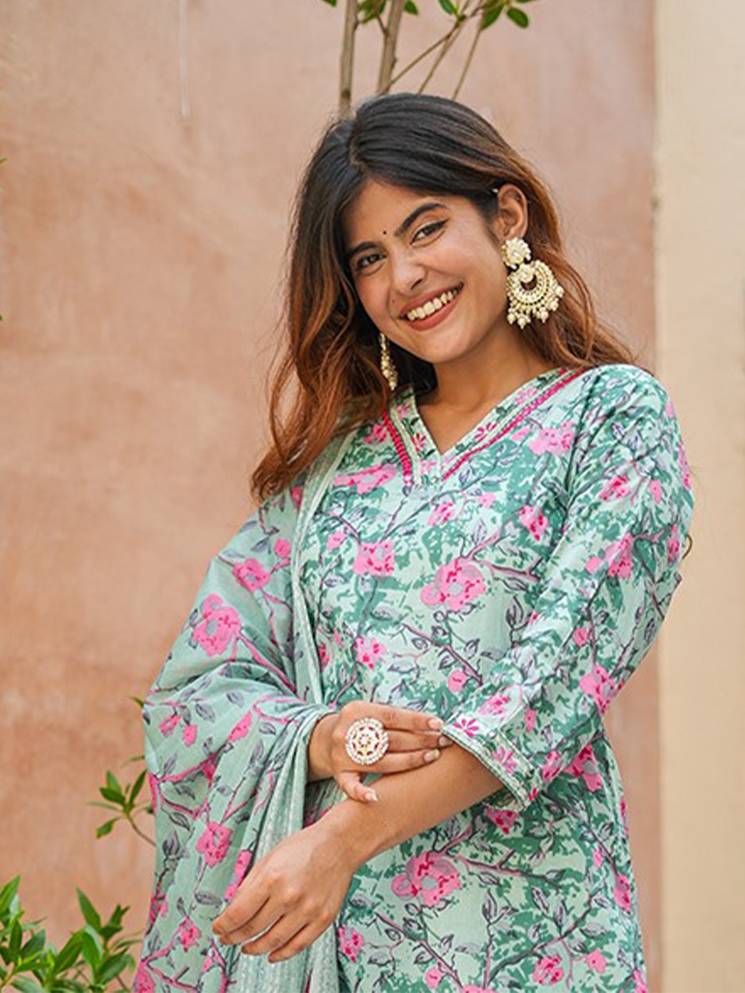 

KALINI Women Floral Printed Regular Thread Work Pure Cotton Kurta with Trousers & With Dupatta, Green