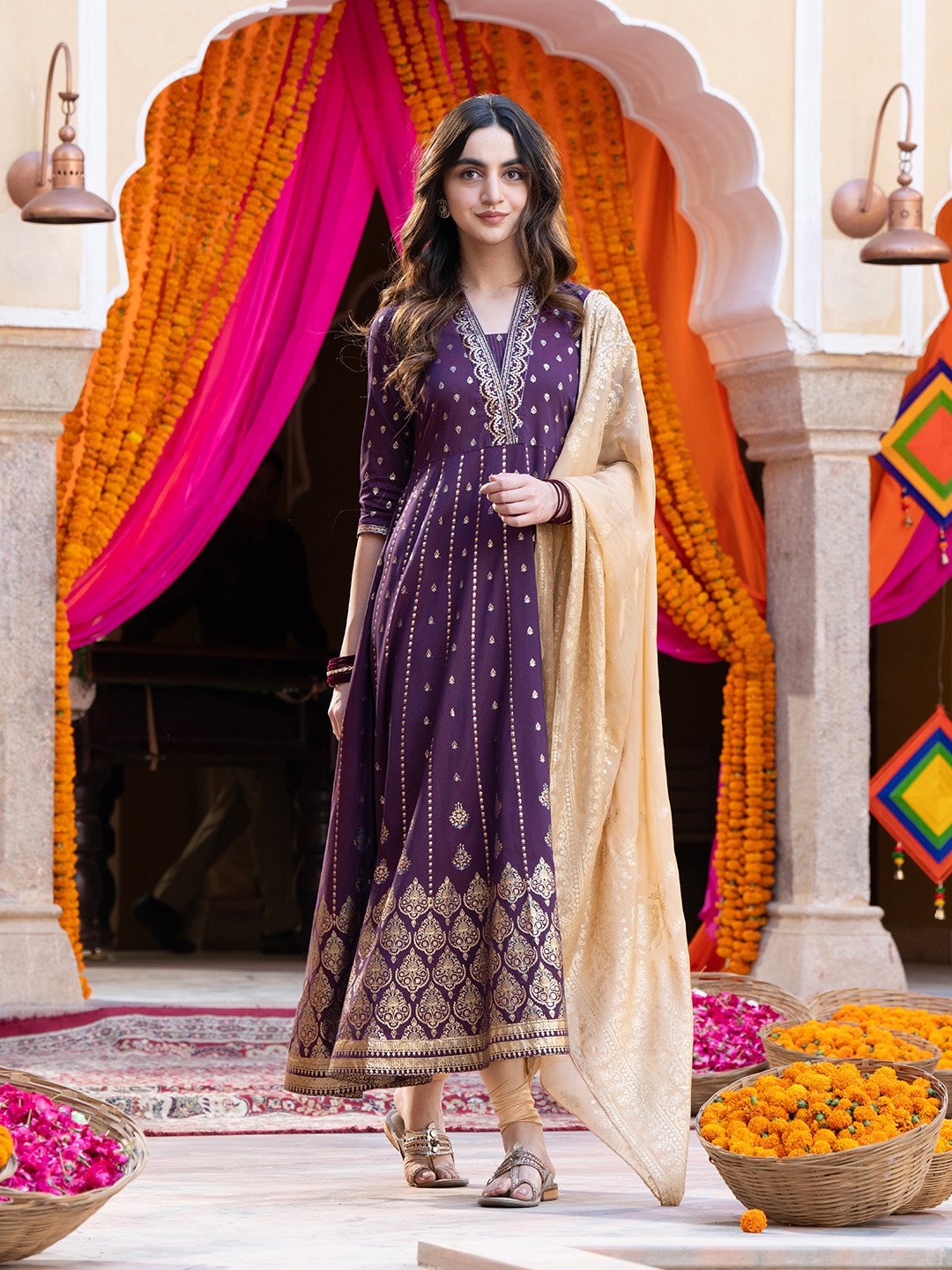 

AURELIA Women Printed Sequinned Anarkali Kurta, Purple