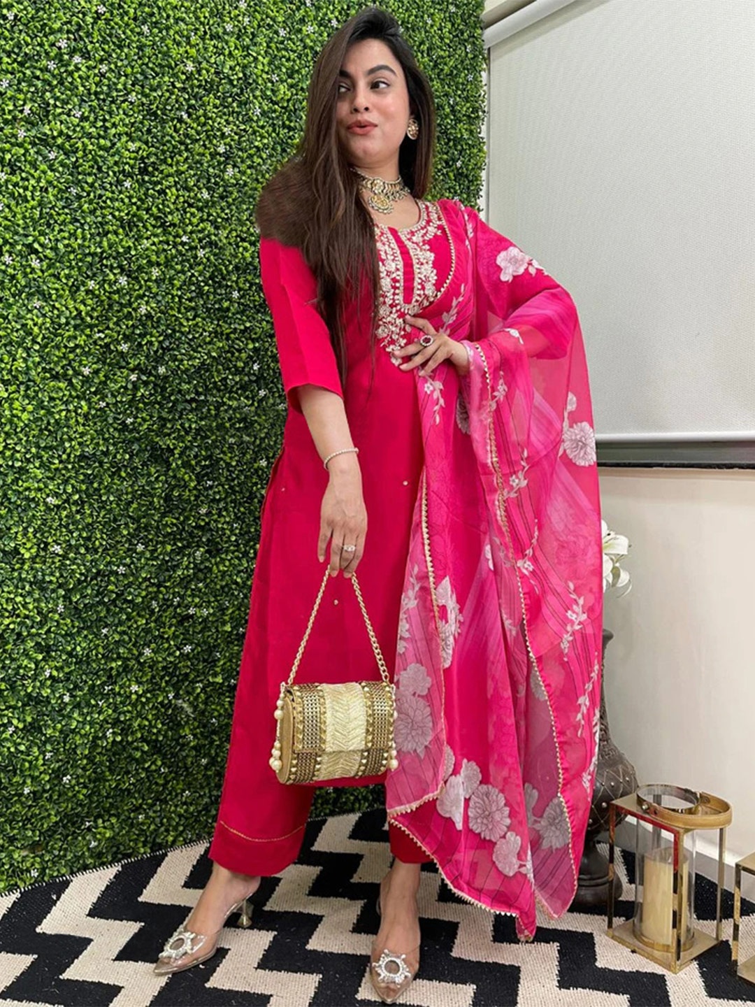

GoSriKi Ethnic Motifs Embroidered Thread Work Kurta with Trousers & Dupatta, Pink