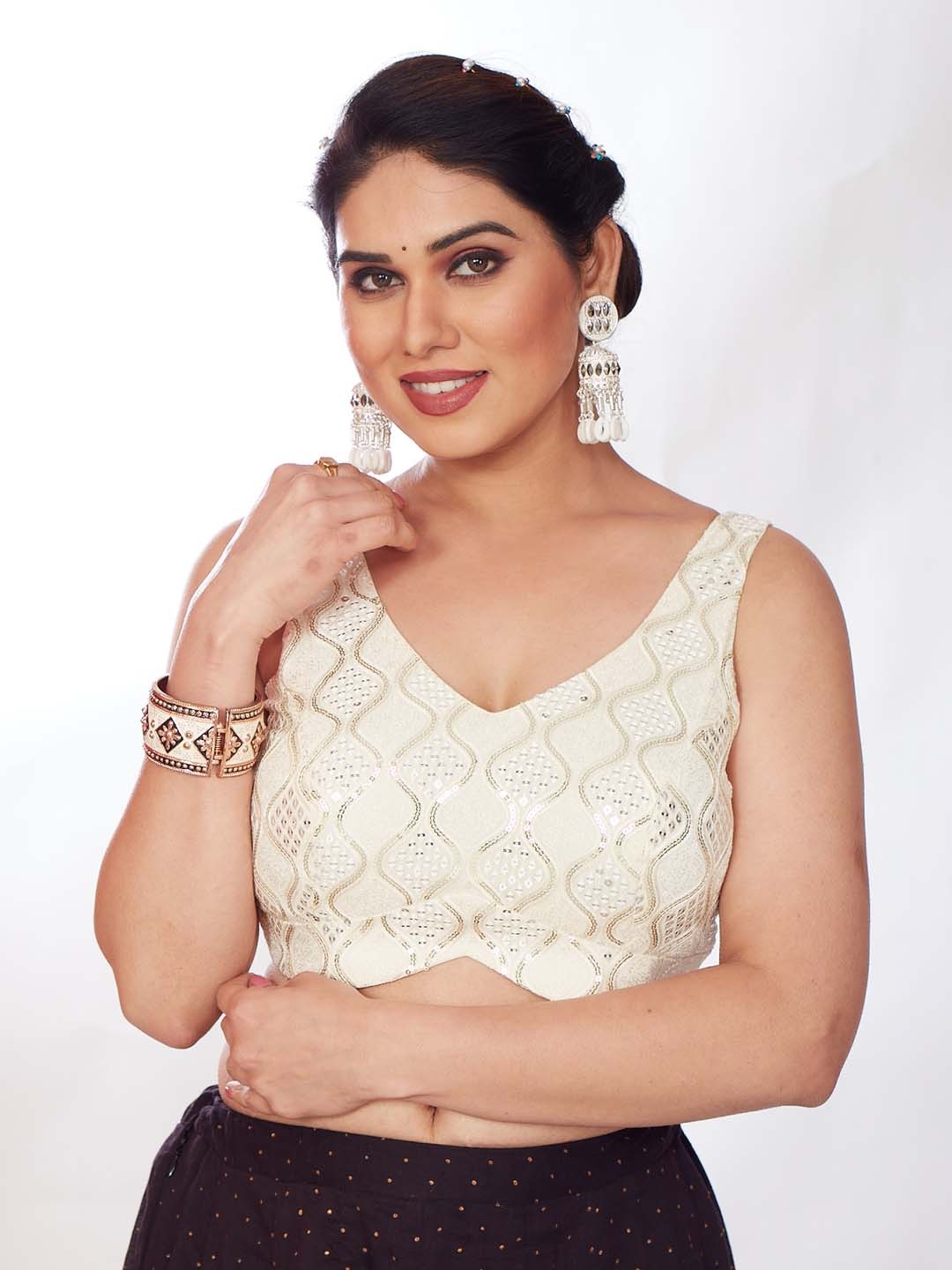 

Mmore Embroidered V- Neck Saree Blouse, Cream