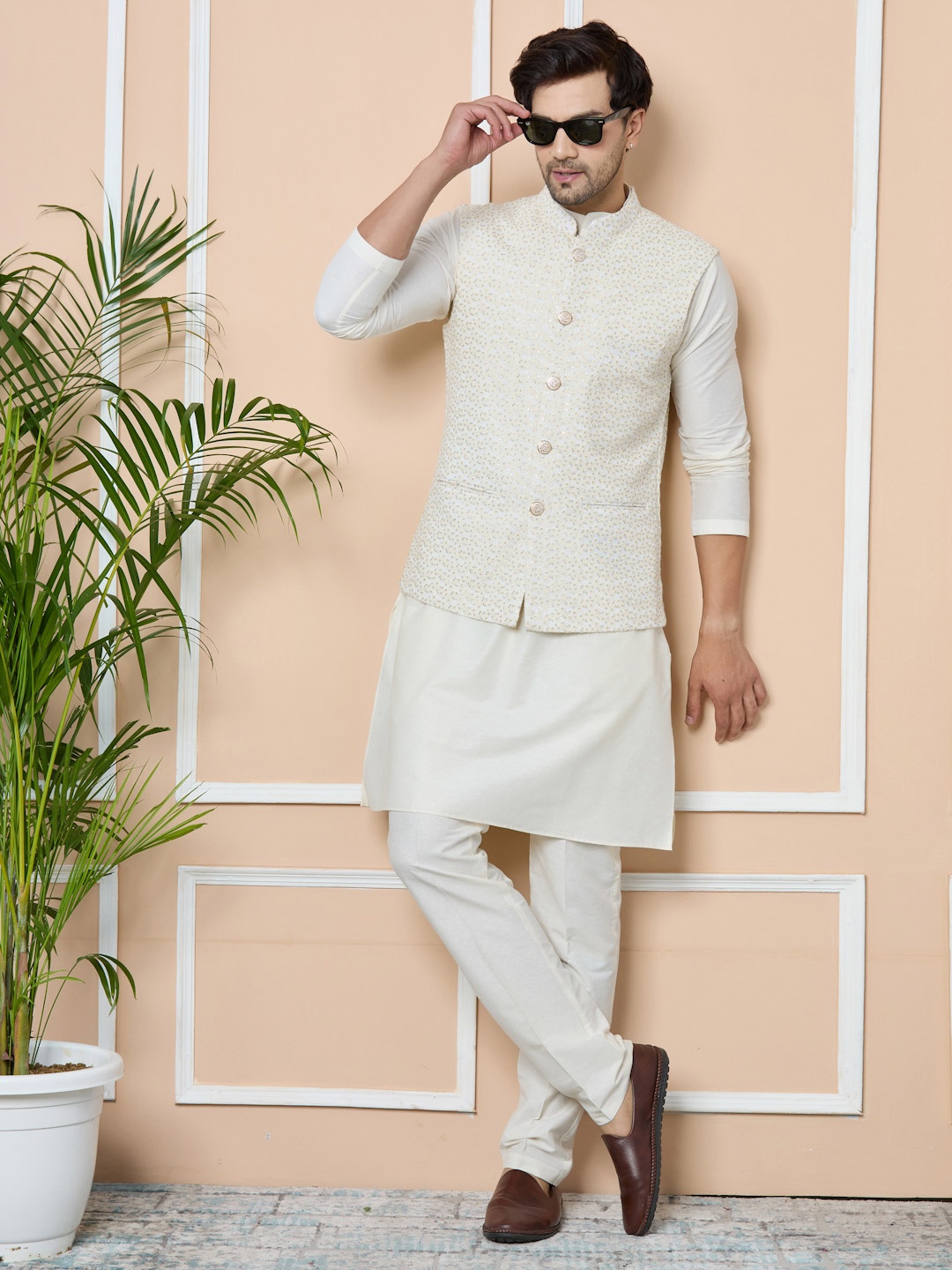 

See Designs Embroidered Pure Cotton Nehru Jacket, Off white