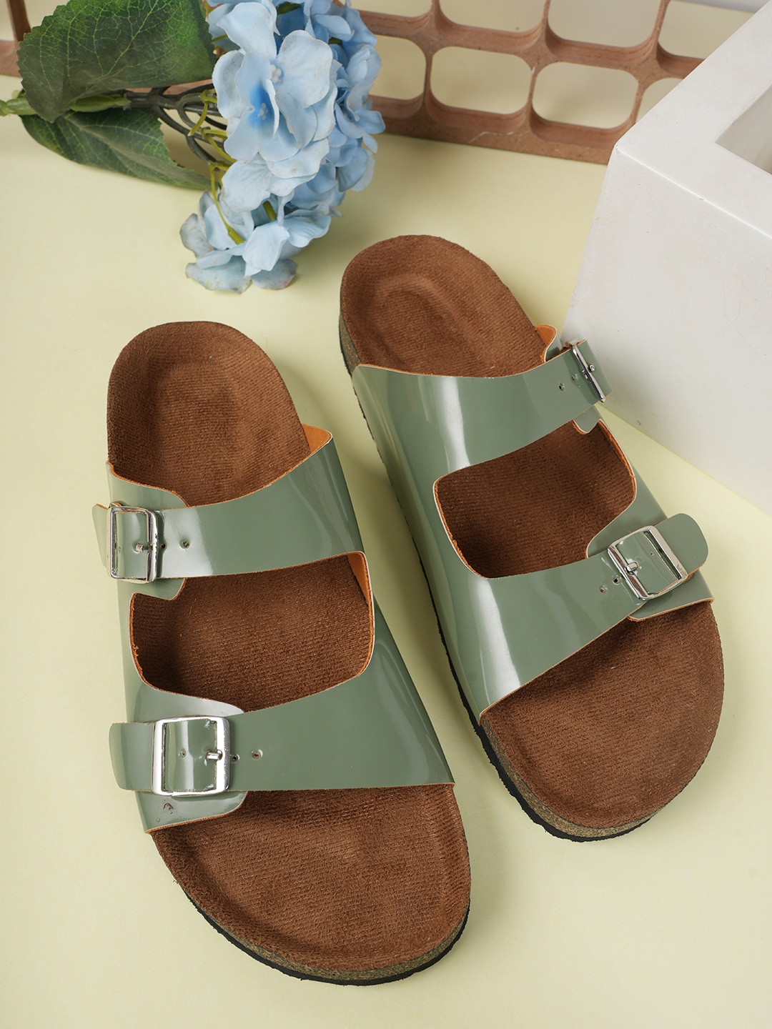 

MOZAFIA Women Open Toe Flats, Green