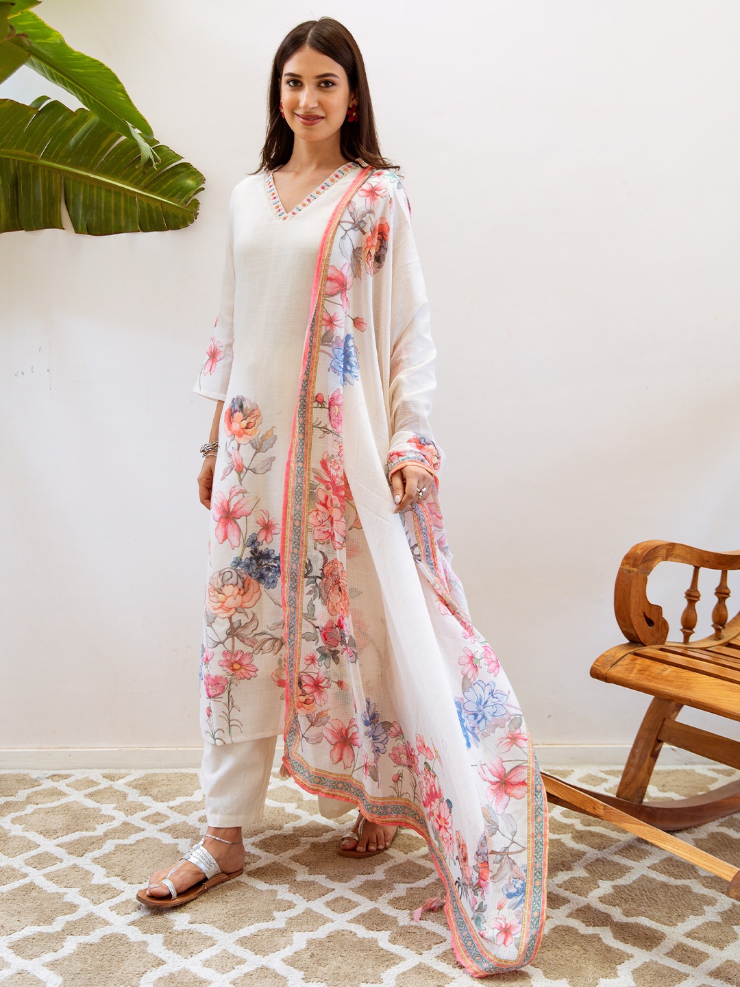 

Ishin Women Floral Printed Regular Linen Kurta with Palazzos & With Dupatta, Cream