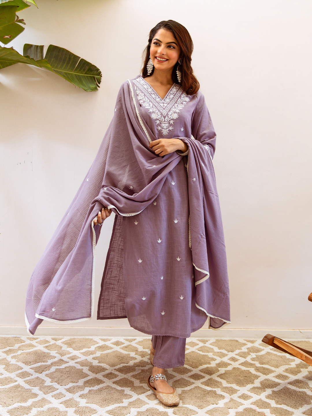 

Ishin Women Floral Printed Regular Thread Work Pure Cotton Kurta with Trousers & With Dupatta, Purple