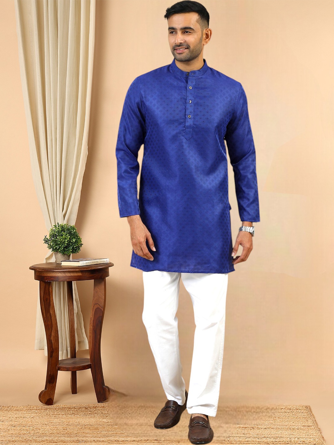 

TATTVA Men Printed Thread Work Kurta, Blue