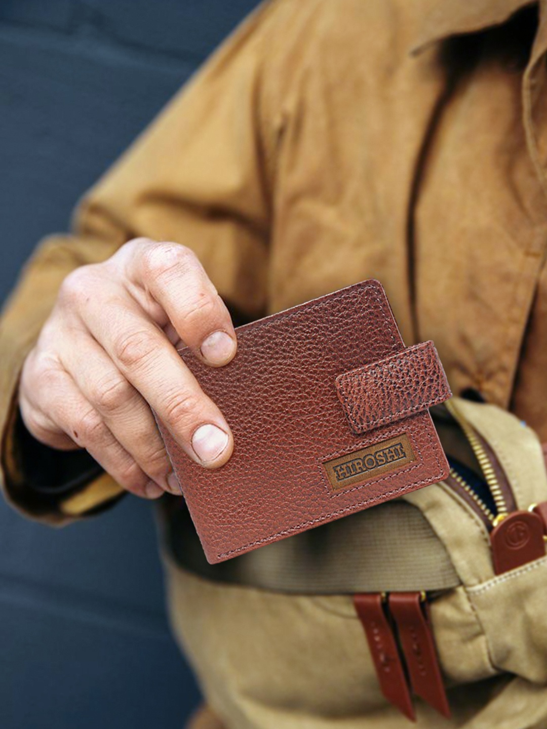 

HIROSHI Men Leather Two Fold Wallet, Brown