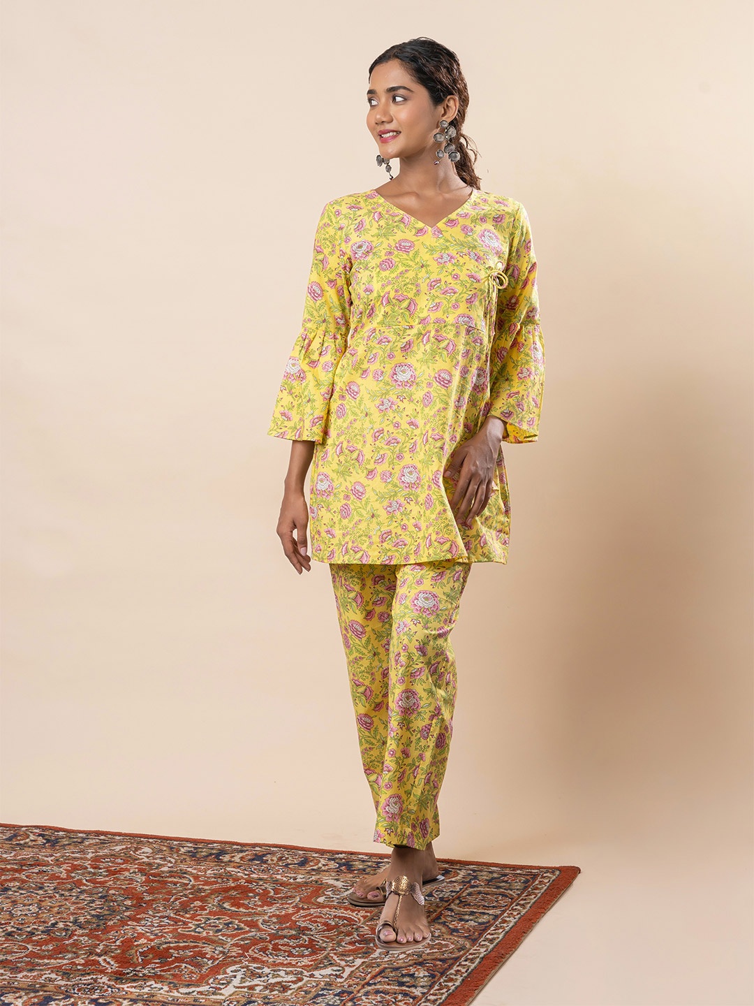 

GULABOSITABO Floral Printed V-Neck Three-Quarter Sleeves Pure Cotton Top & Trouser, Yellow