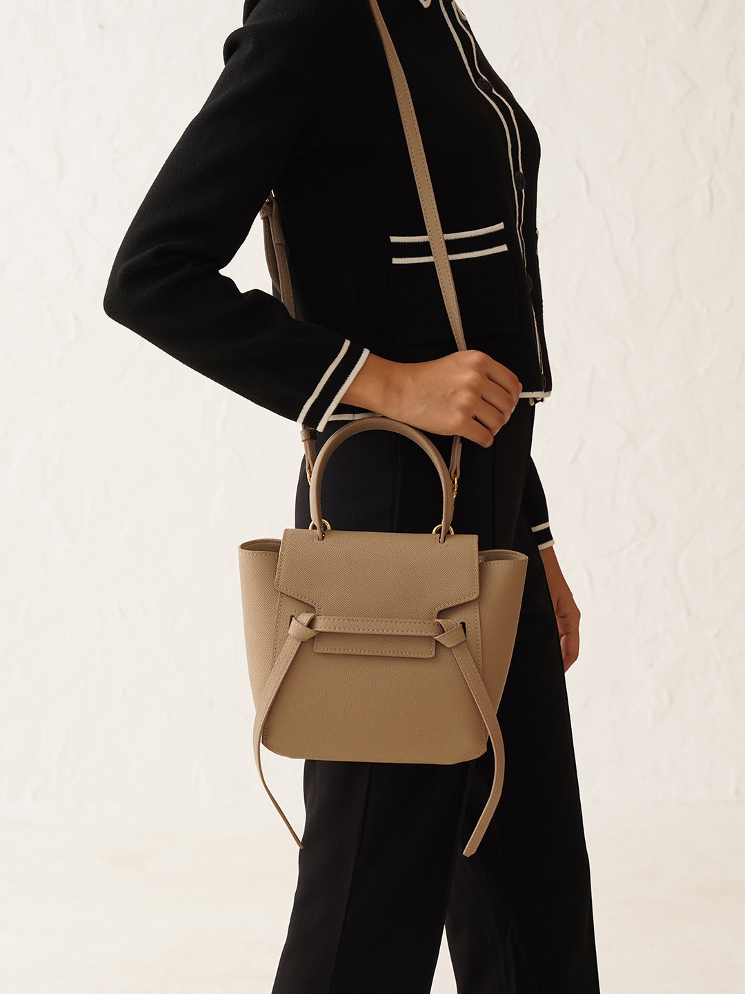 

CARRY CITY Swagger Sling Bag, Beige
