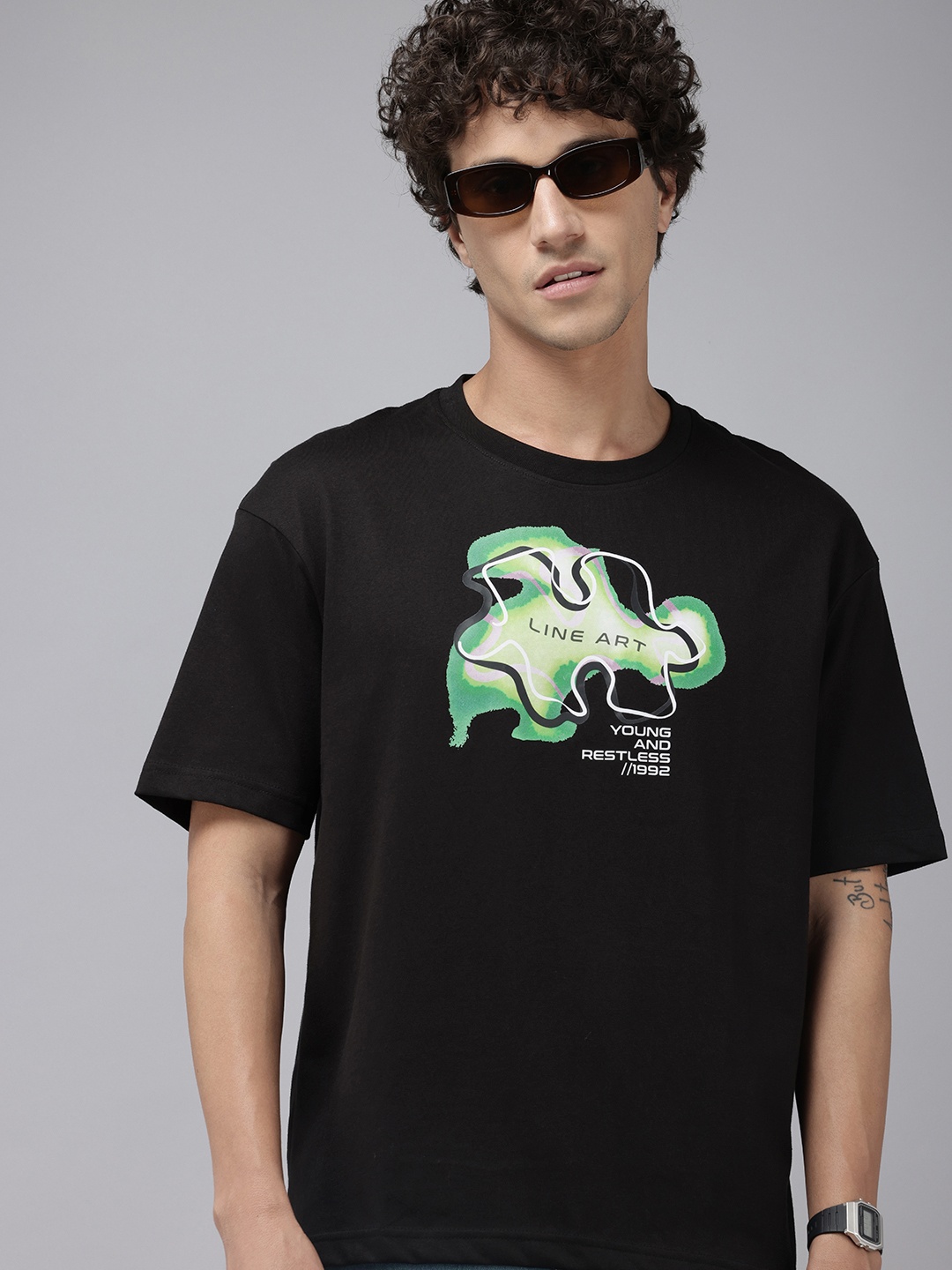 

SPYKAR Graphic Printed Drop-Shoulder Sleeves Oversized T-shirt, Black