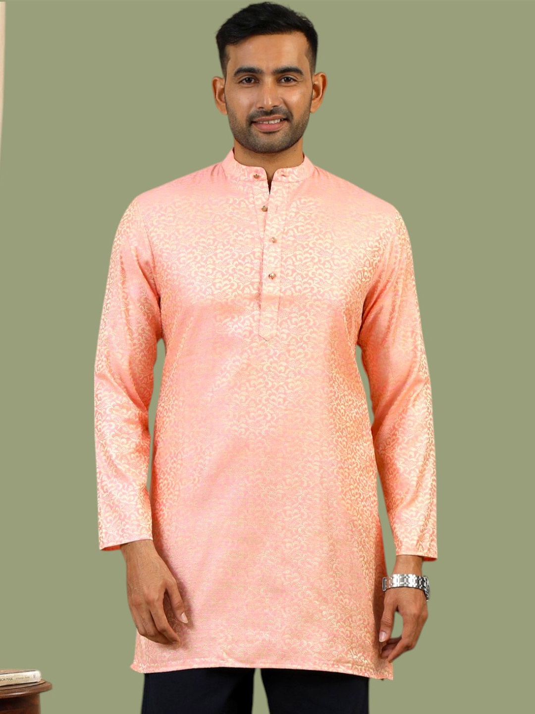 

TATTVA Men Floral Embroidered Thread Work Kurta, Pink