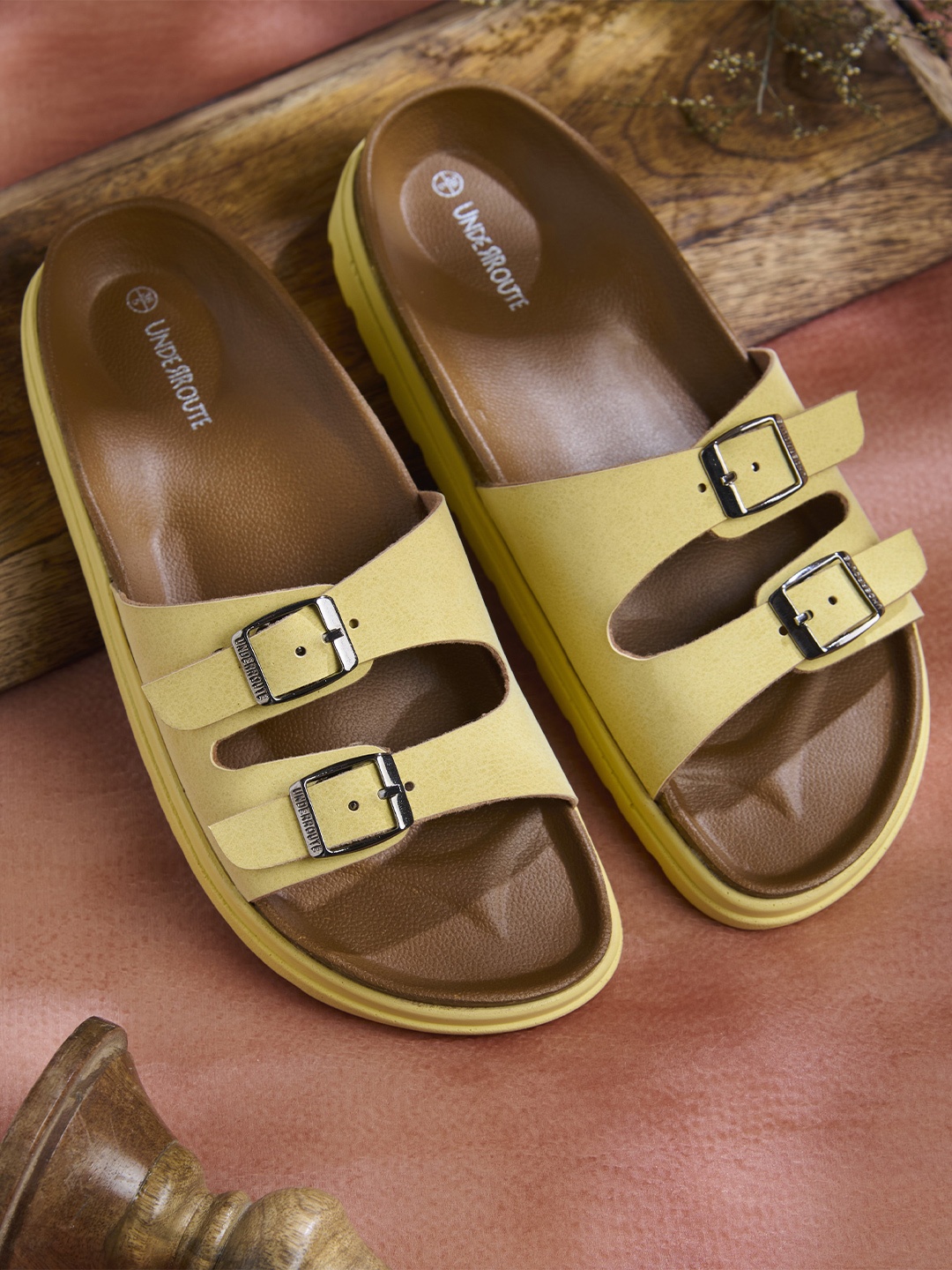 

UNDERROUTE Open Toe Flats, Yellow