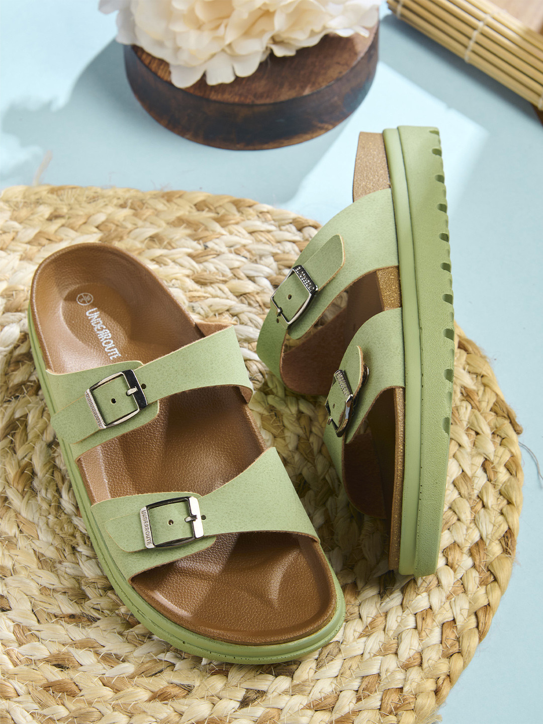 

UNDERROUTE Open Toe Flats, Green