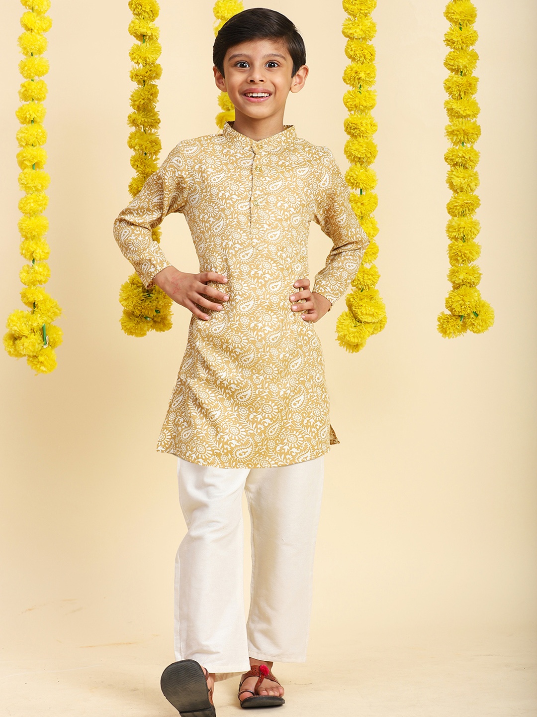 

Cutiekins Boys Paisley Printed Mandarin Collar Straight Kurta with Pyjamas, Mustard