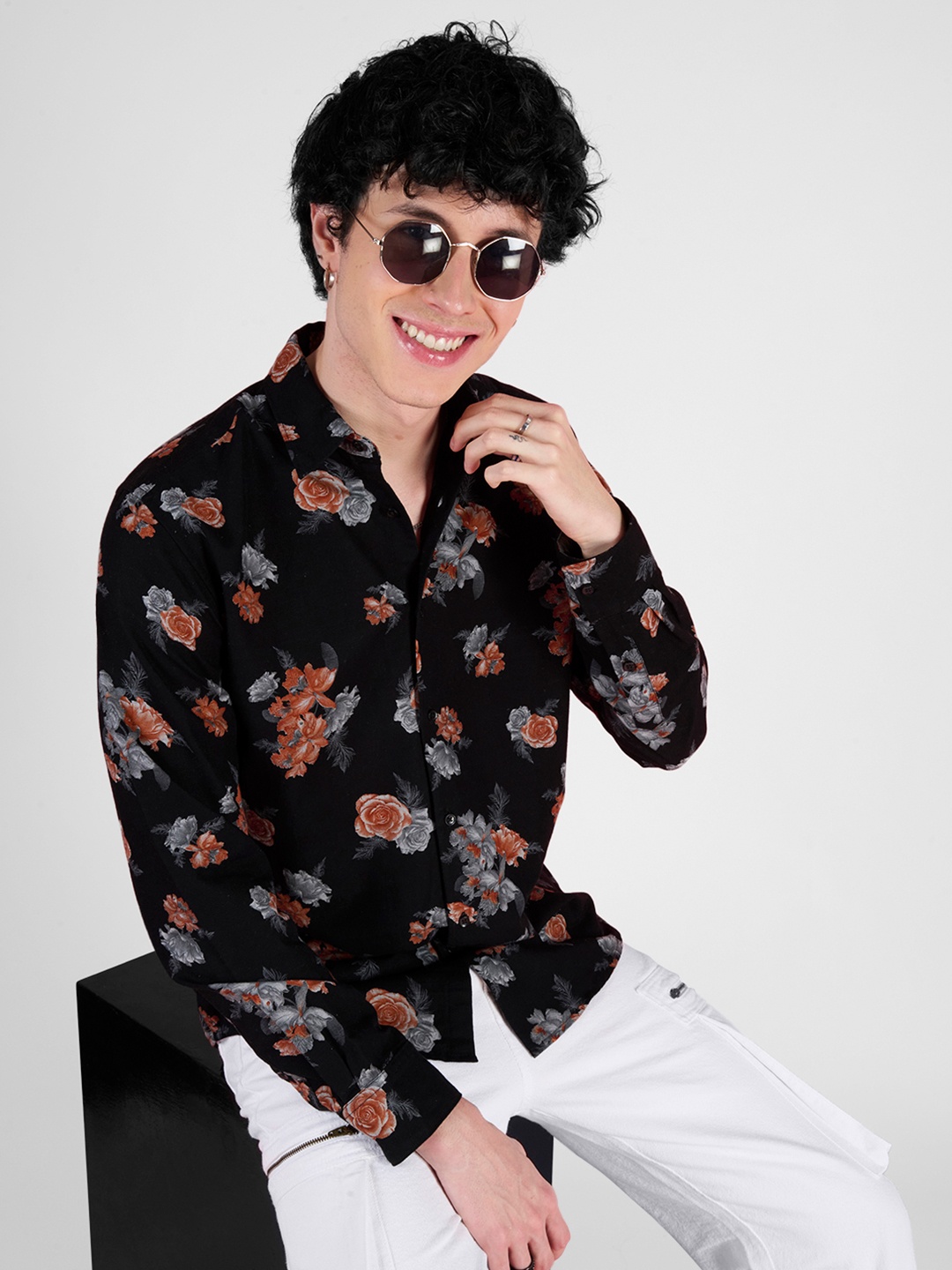 

IVOC Men Classic Spread Collar Floral Printed Cotton Casual Shirt, Black