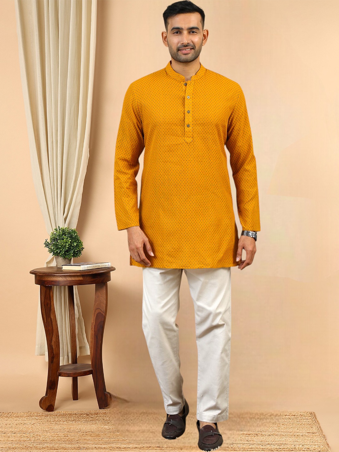 

TATTVA Men Tribal Checked Thread Work Kurta, Yellow