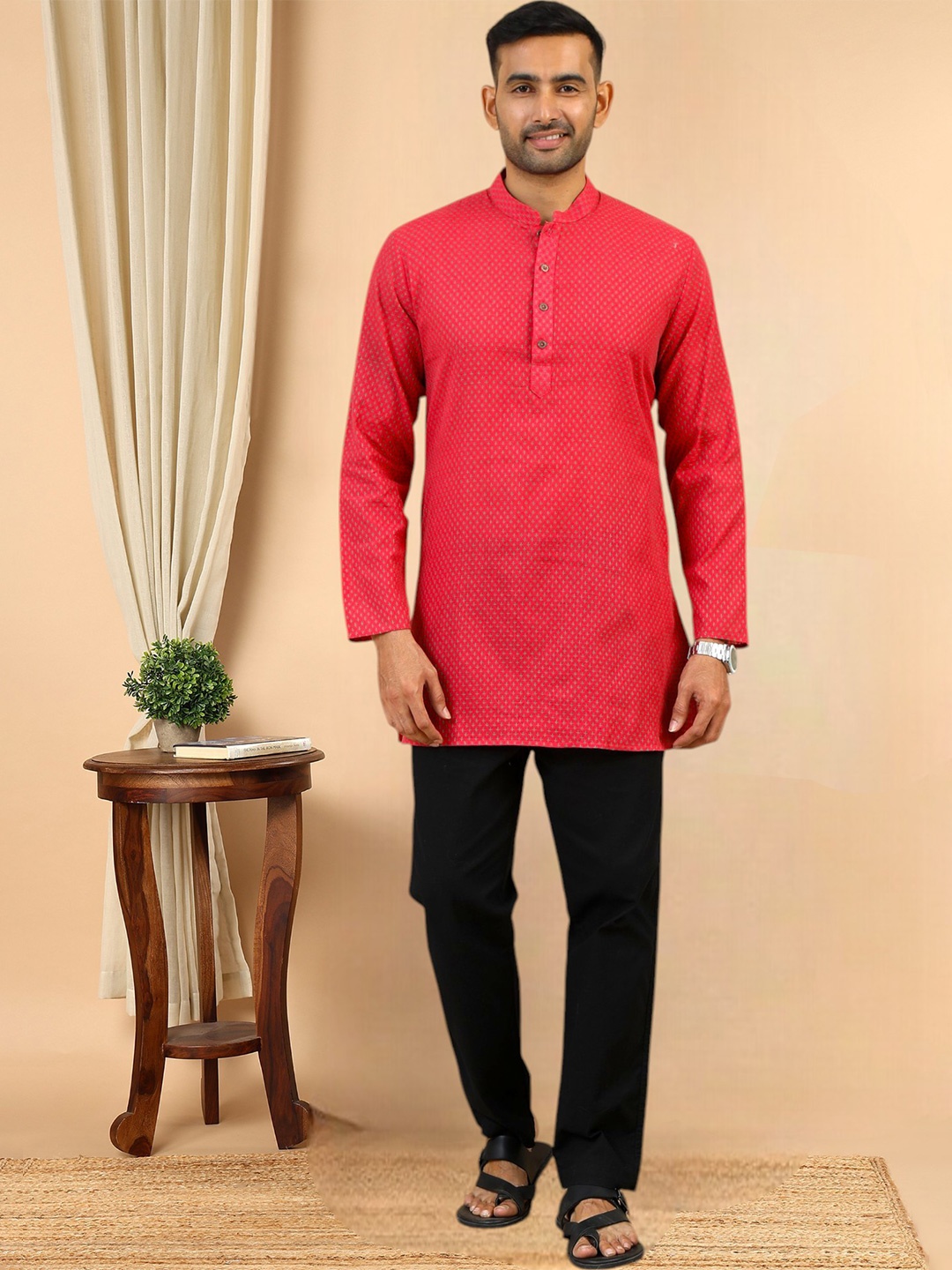 

TATTVA Men Tribal Thread Work Kurta, Red