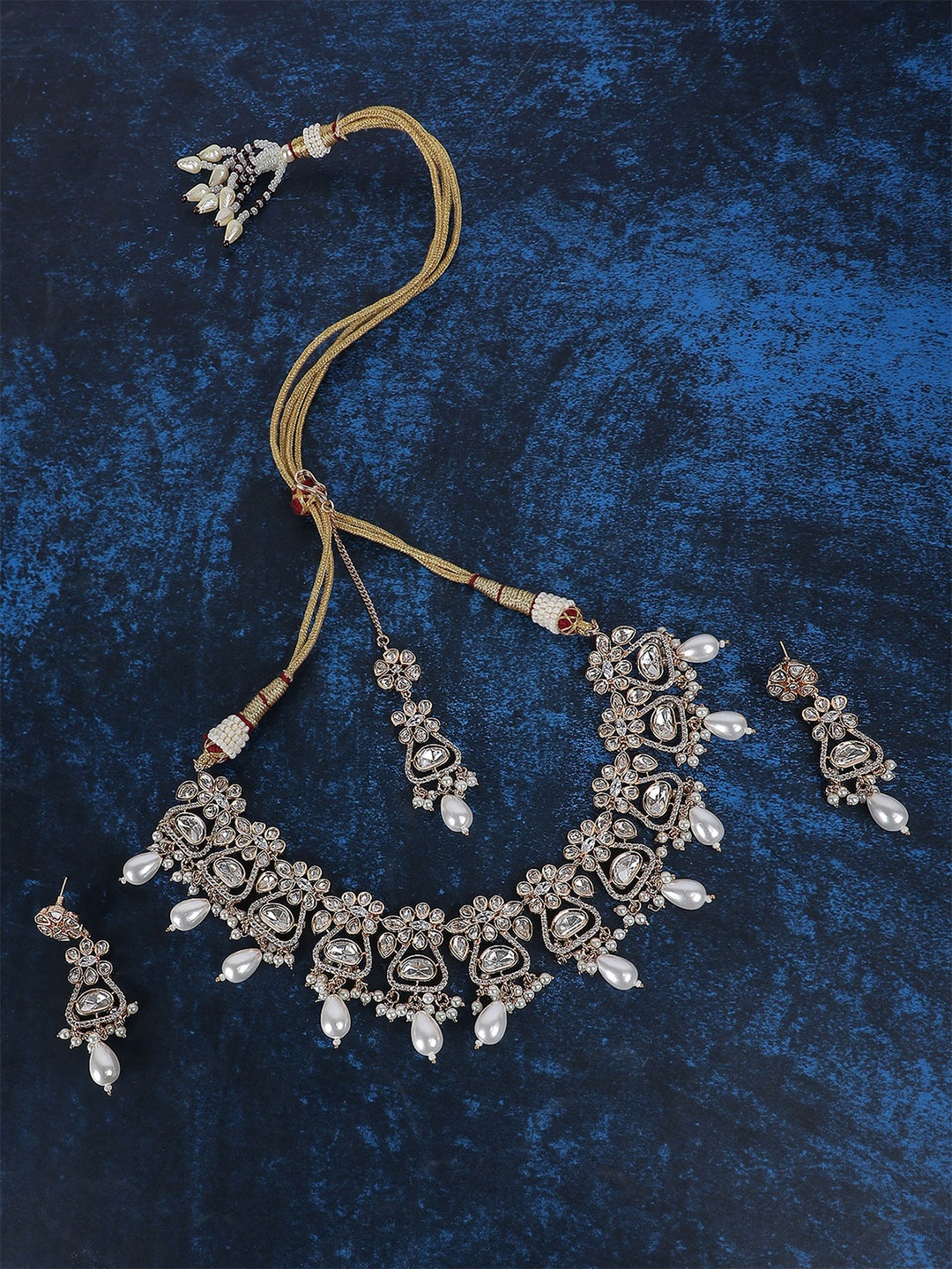 

AURAA TRENDS Gold-Plated Kundan-Studded & Pearl Beaded Jewellery Set