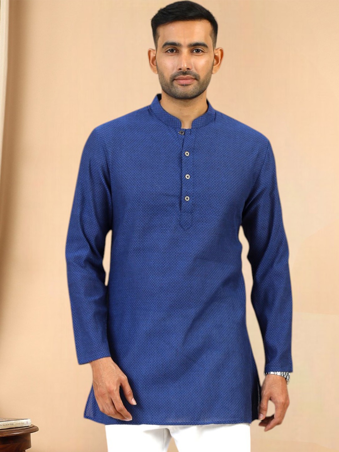 

TATTVA Men Tribal Thread Work Kurta, Blue