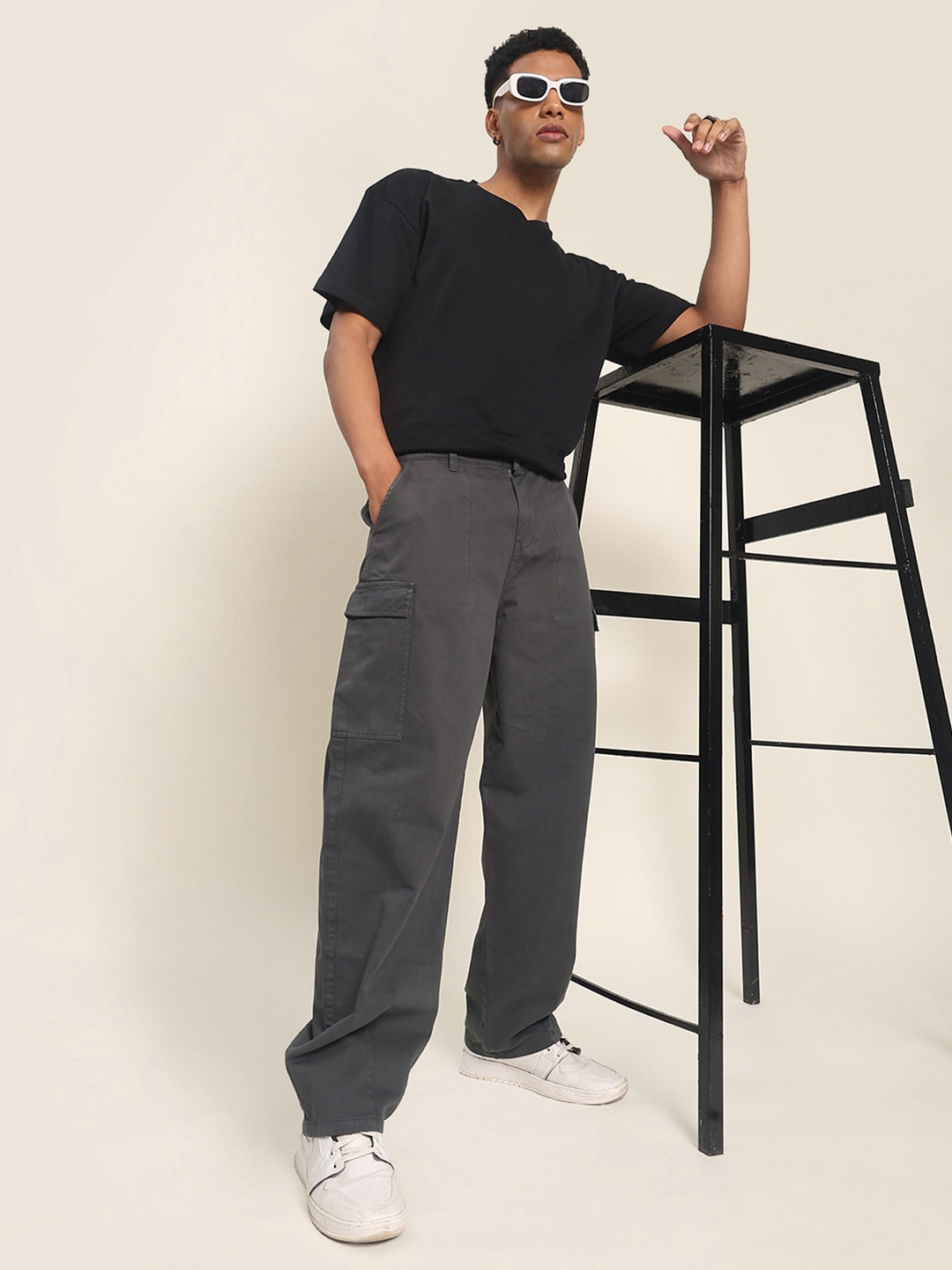 

Bene Kleed Men Classic Loose Fit Cargos Trousers, Grey