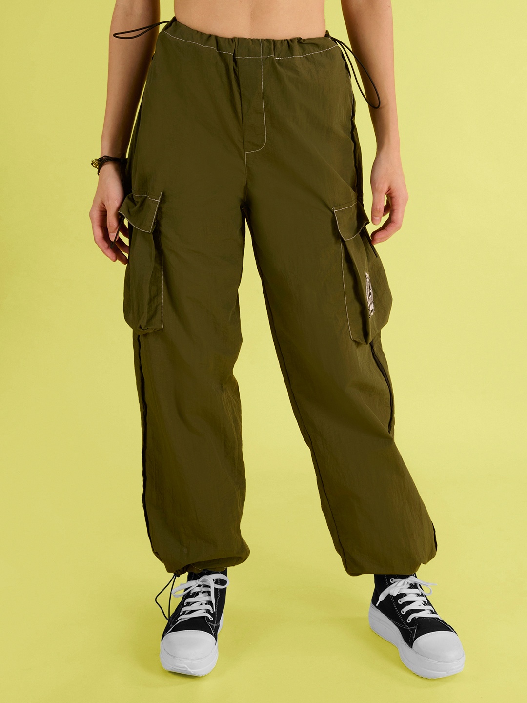 

URA STREET Women Classic Loose Fit High-Rise Cargos Trousers, Olive