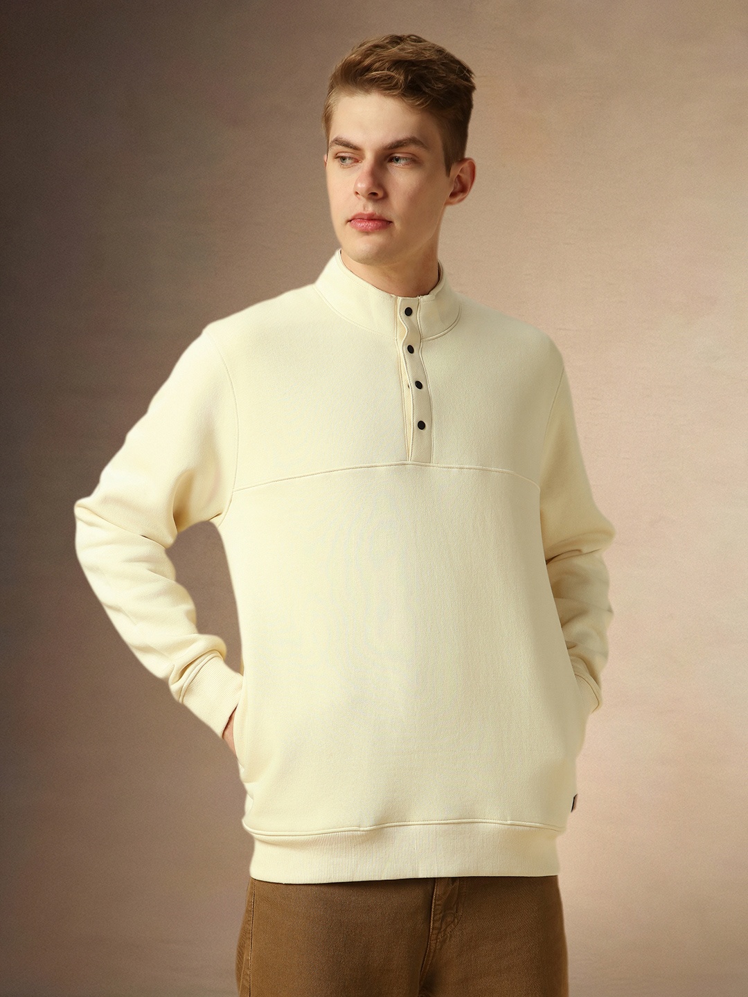 

Dennis Lingo Relaxed Fit Mock Collar Long Sleeves Pullover Sweatshirt, Off white